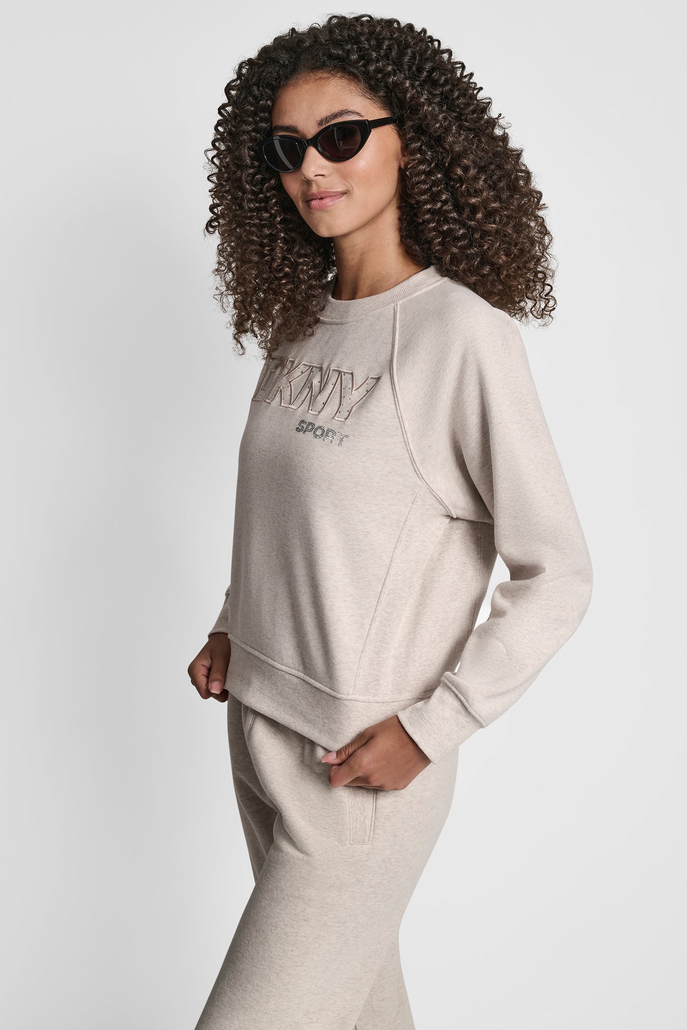 ESSENTIAL RAGLAN LONG SLEEVE TOP VIEW 3 | Sweatshirts & Joggers