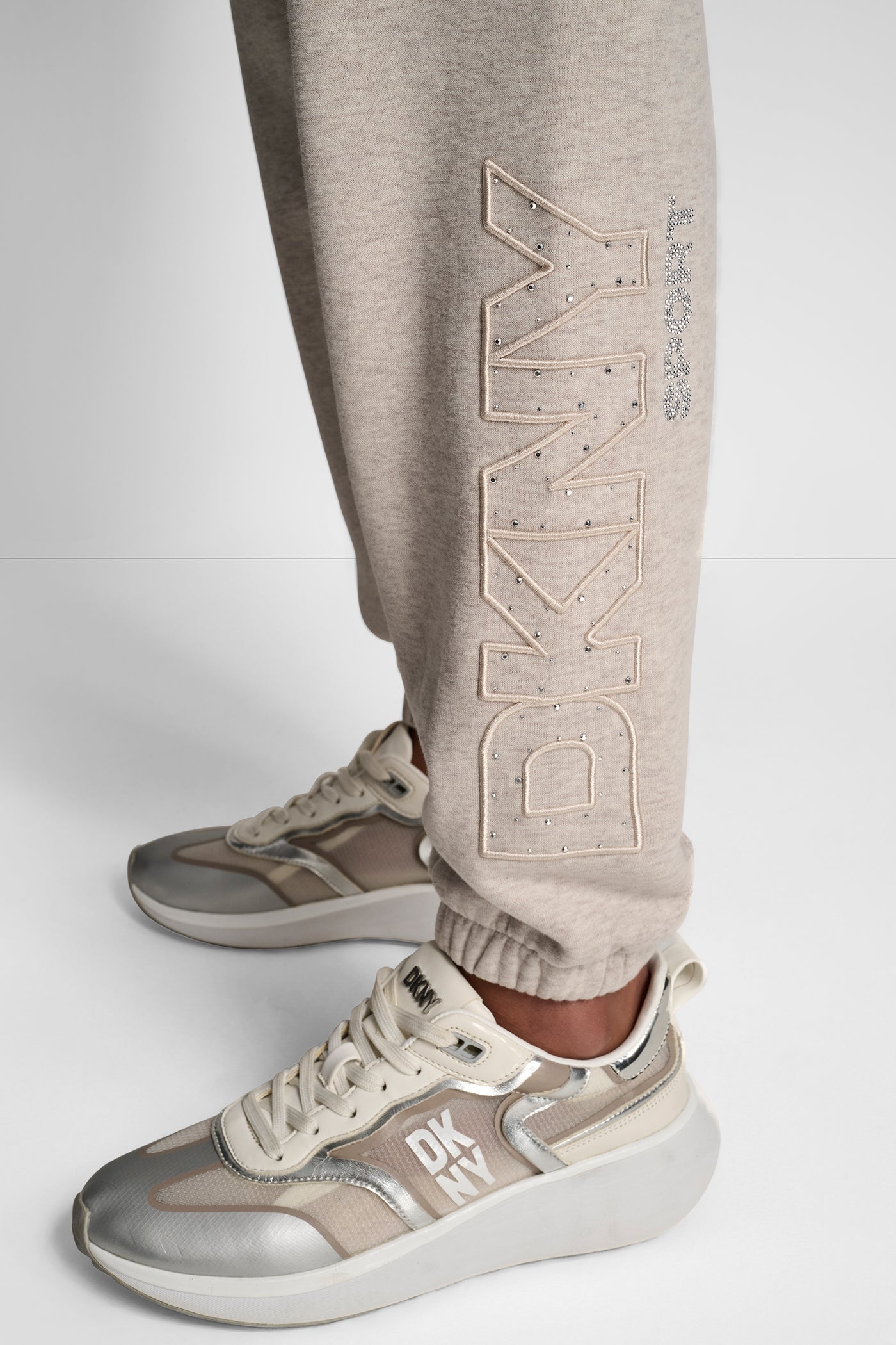 RAISED EMBROIDERY OUTLINE RHINESTONE LOGO JOGGER VIEW 5 | New clothing
