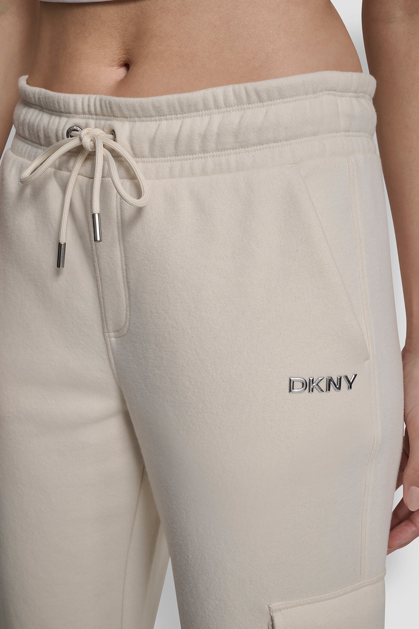 METALLIC BUBBLE LOGO CARGO JOGGER VIEW 6 | New clothing