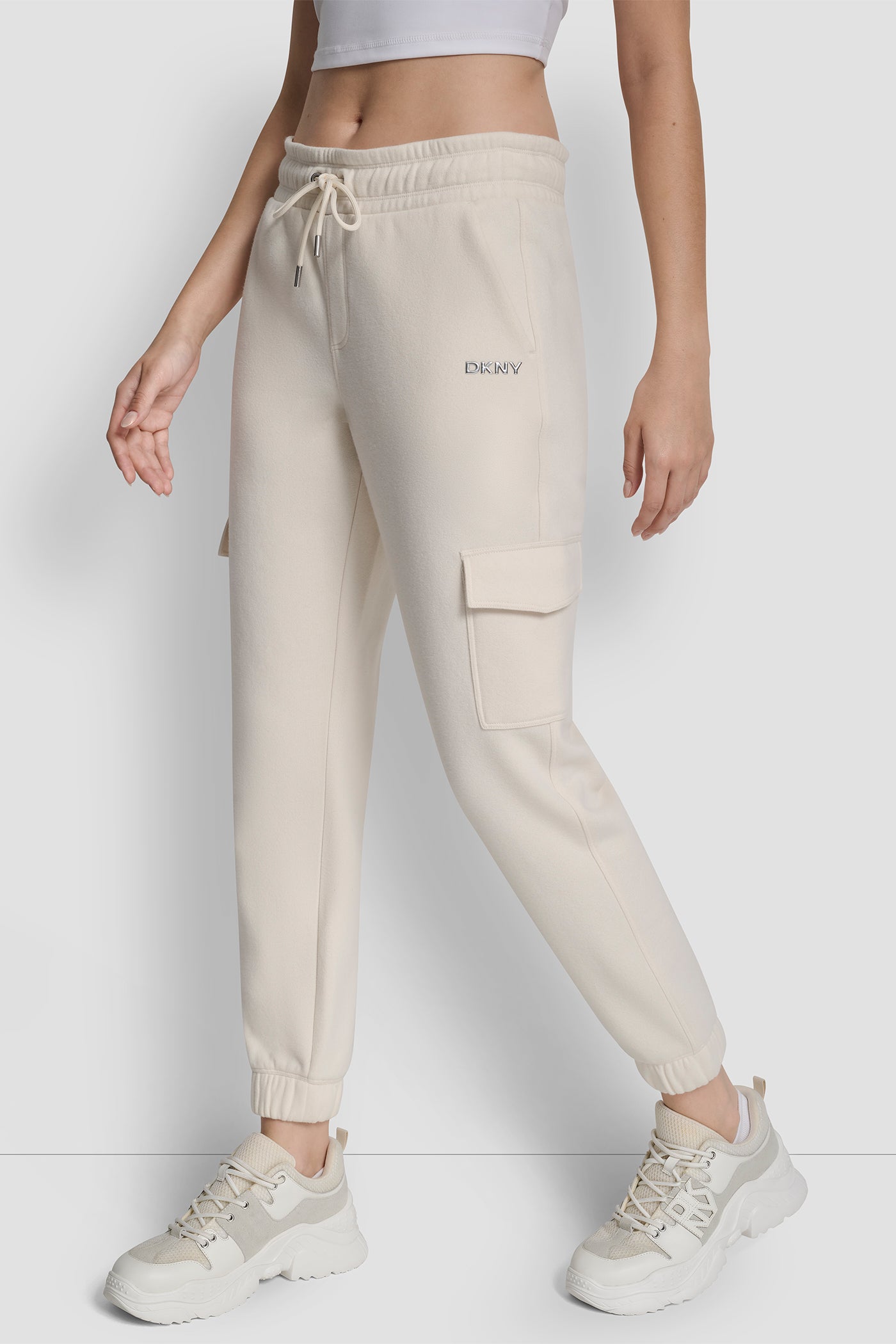 METALLIC BUBBLE LOGO CARGO JOGGER VIEW 3 | New clothing