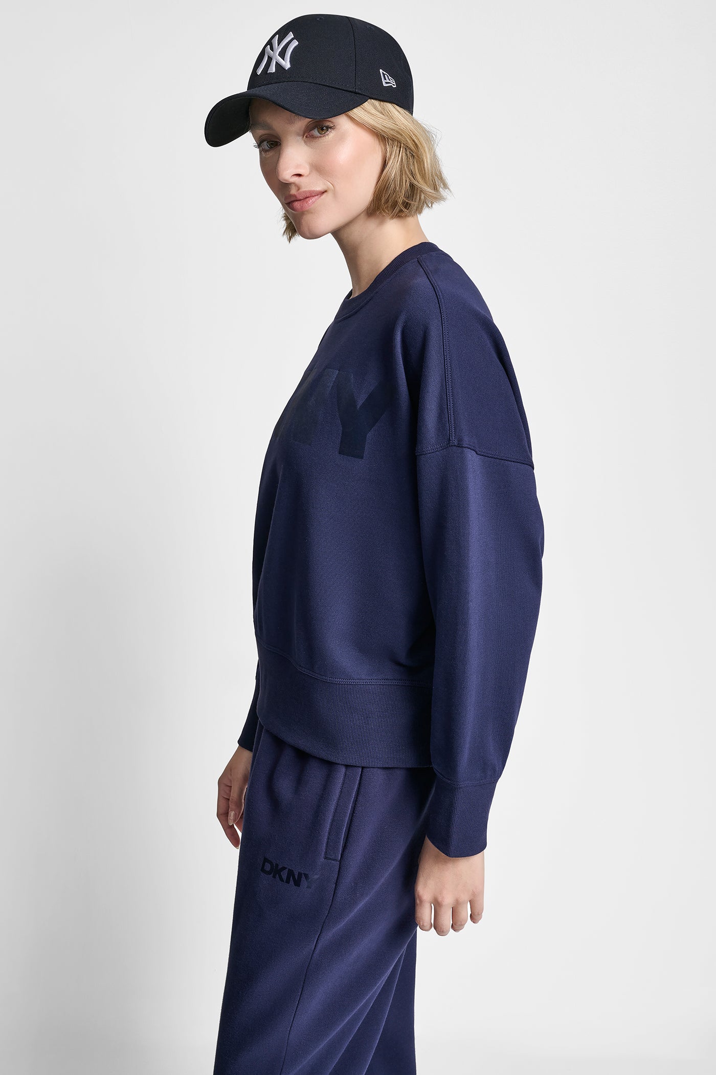 OVERSIZED SATIN TERRY CREW NECK VIEW 4 | Sport Essentials