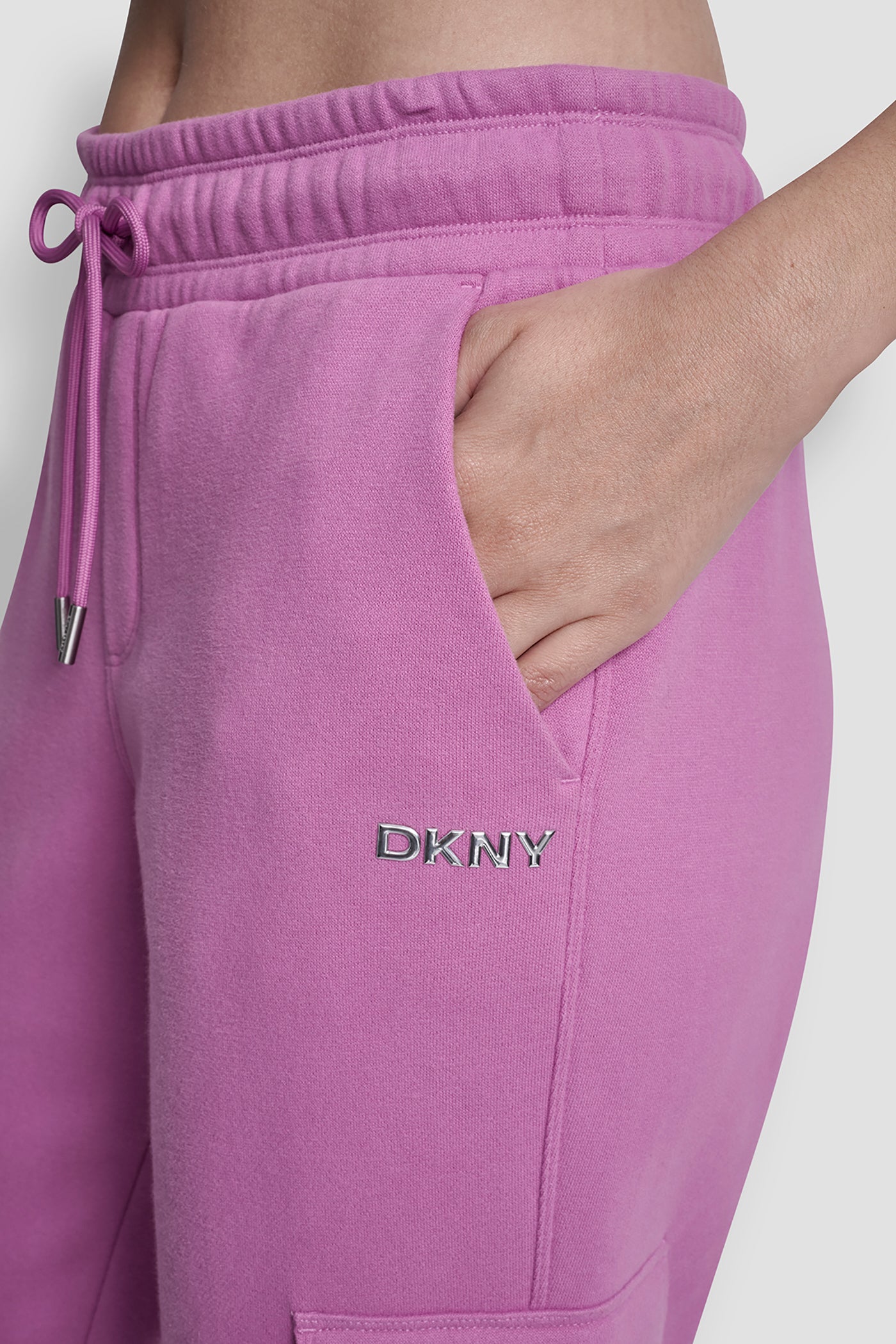 METALLIC BUBBLE LOGO SLIM FIT FLEECE CARGO JOGGER VIEW 6 | Clothing