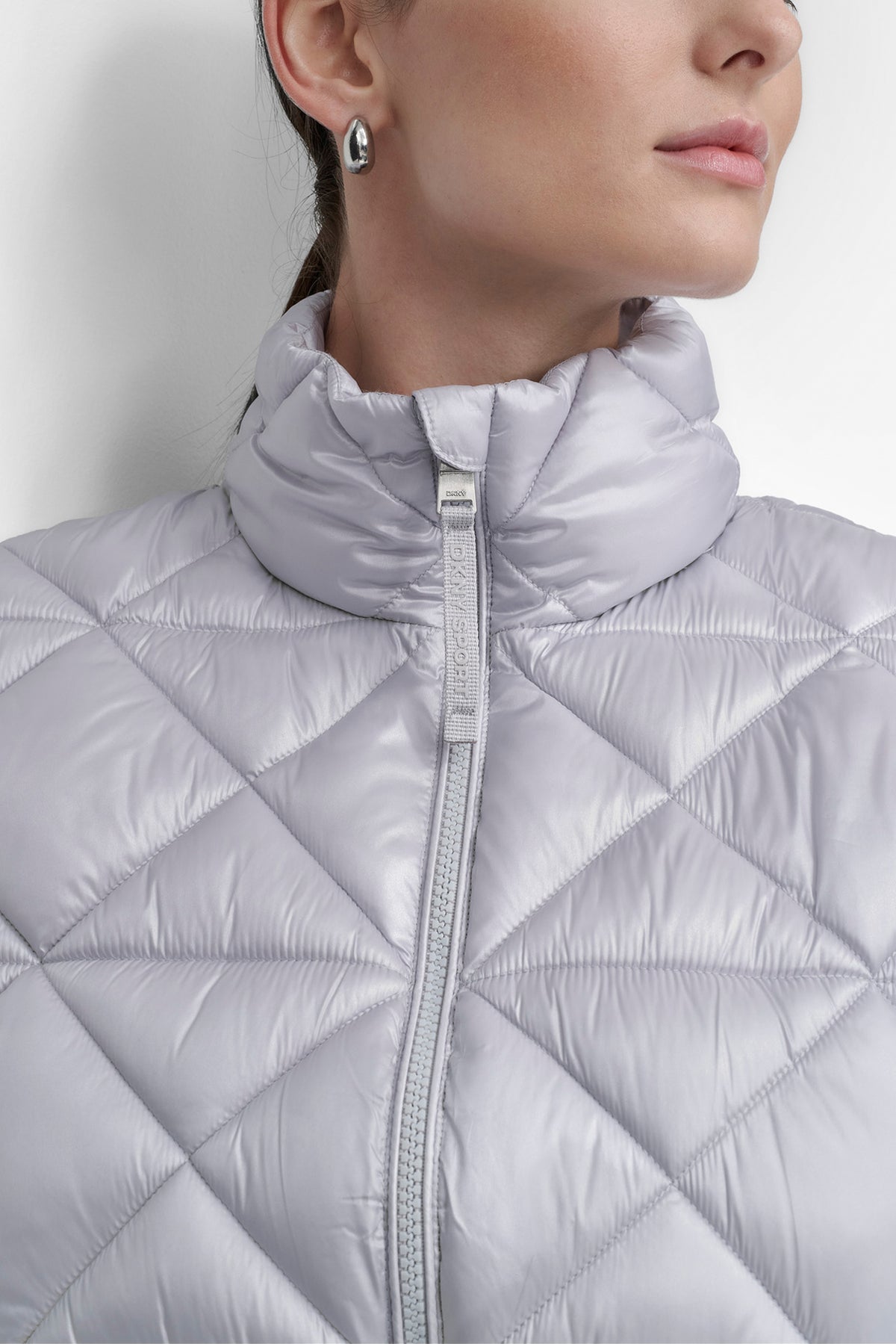NOVELTY CROPPED DIAMOND QUILT VEST VIEW 2