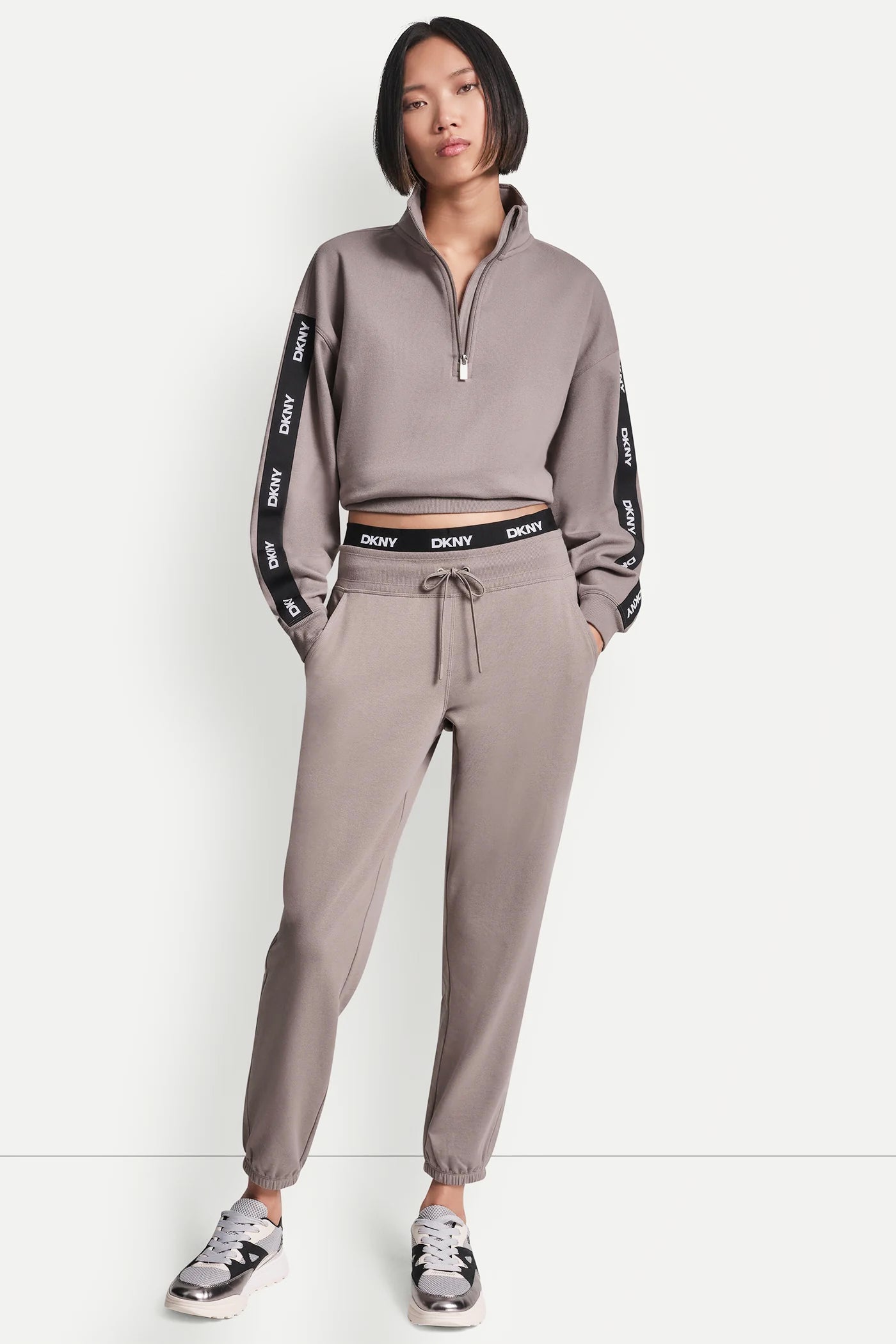 Mushroom HIGH-RISE LOGO WAIST SLIM JOGGER, VIEW 2 | MUST-HAVES