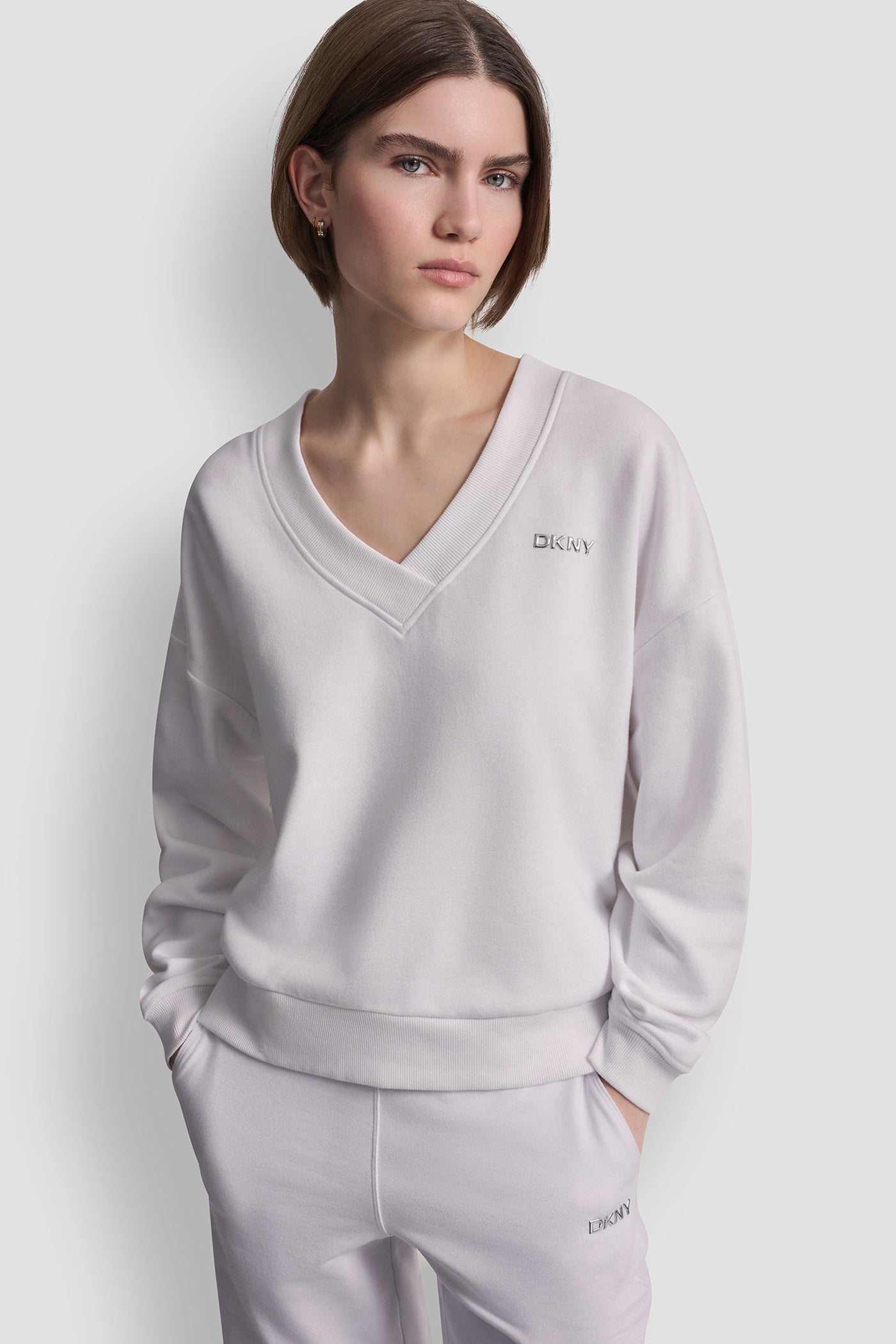 White METALLIC BUBBLE LOGO V-NECK PULLOVER, FRONT VIEW | MUST-HAVES
