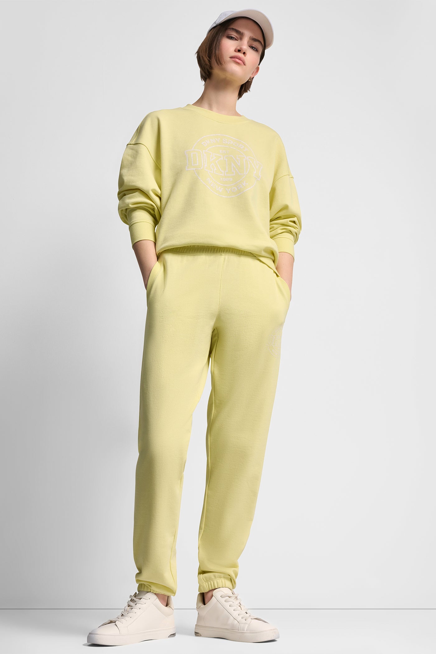 HIGH-RISE LOGO RELAXED JOGGER VIEW 6 | Sport Essentials