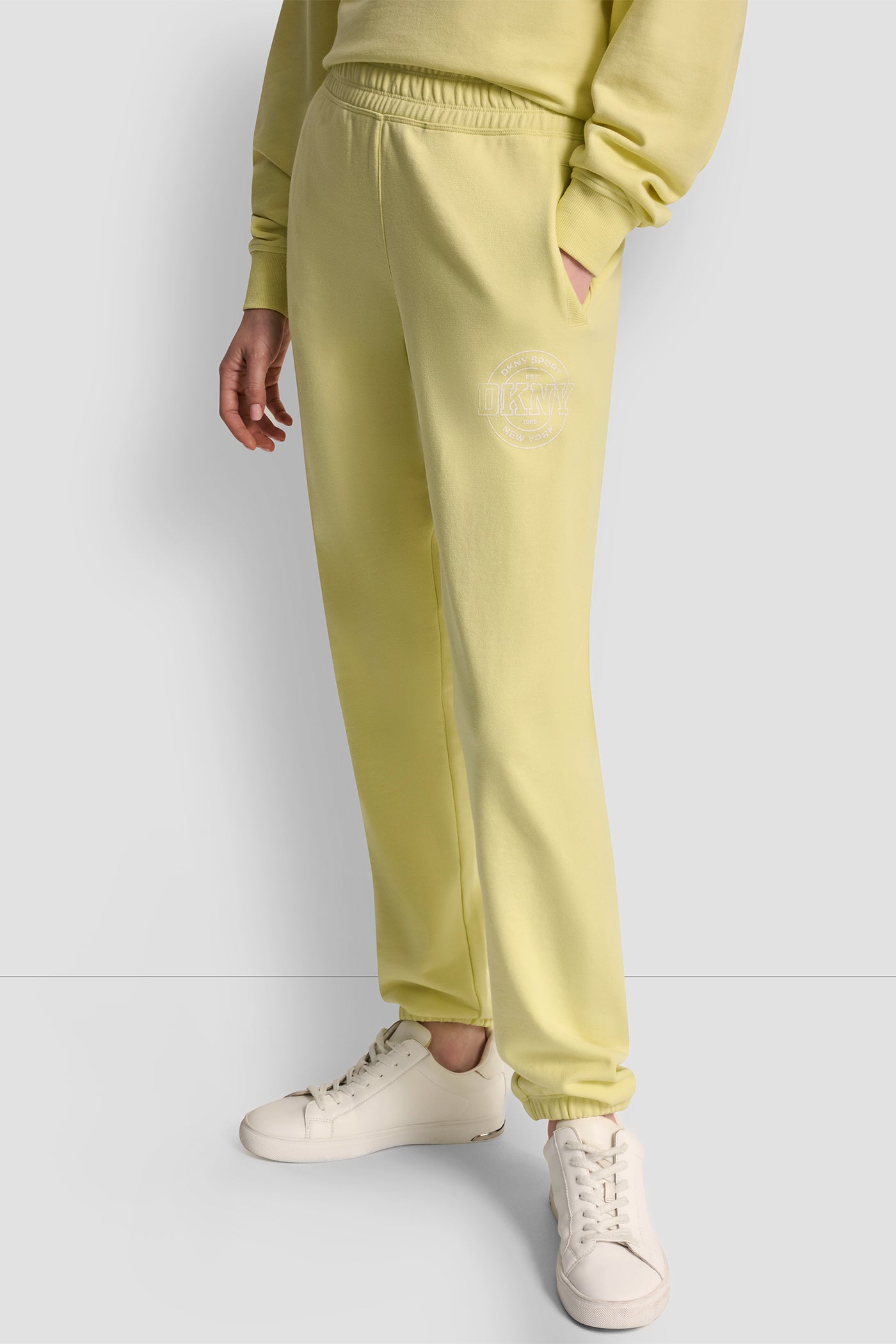 HIGH-RISE LOGO RELAXED JOGGER VIEW 4 | Sport Essentials