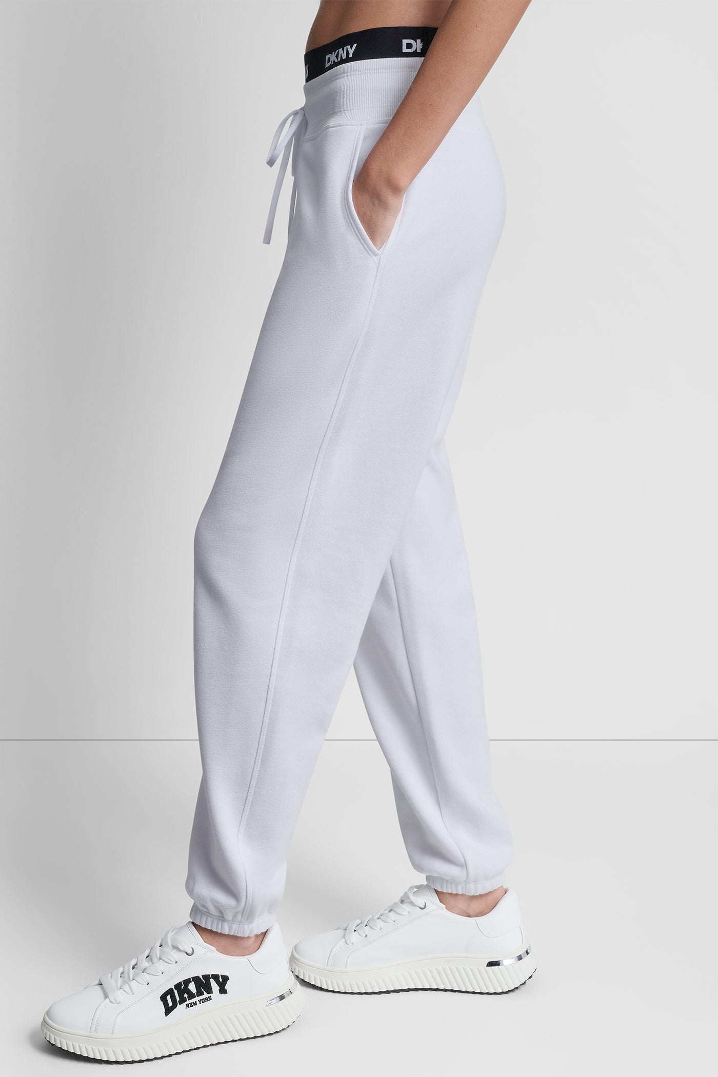 HIGH-RISE LOGO WAIST SLIM JOGGER VIEW 4 | Clothing