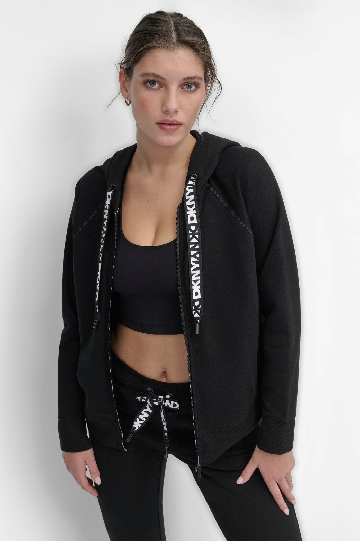 LOGO DRAWSTRING PERFORMANCE HOODIE VIEW 4