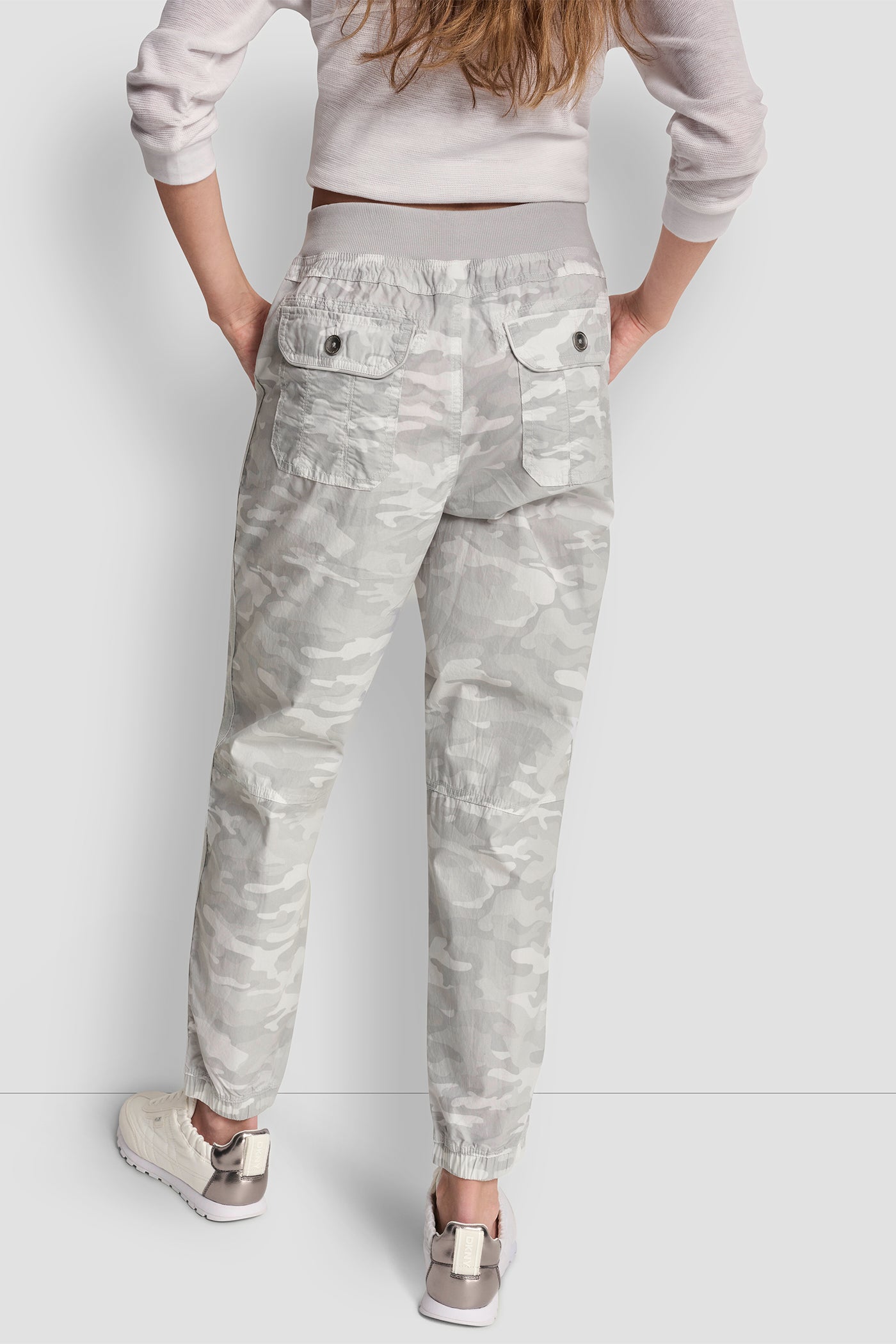 HIGH-RISE SLIM UTILITY JOGGER VIEW 3 | DKNY Sport