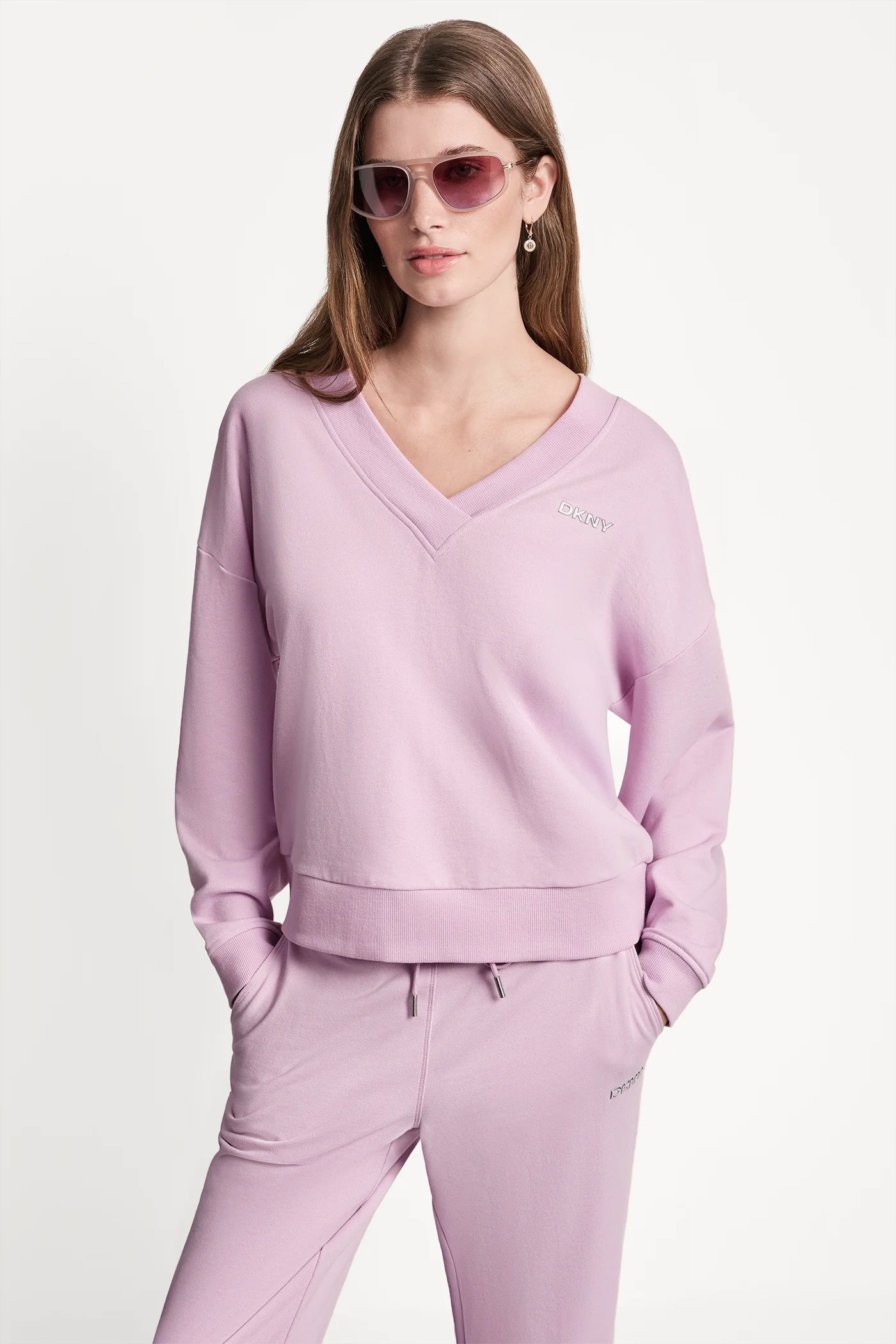METALLIC BUBBLE LOGO V-NECK PULLOVER VIEW 2
