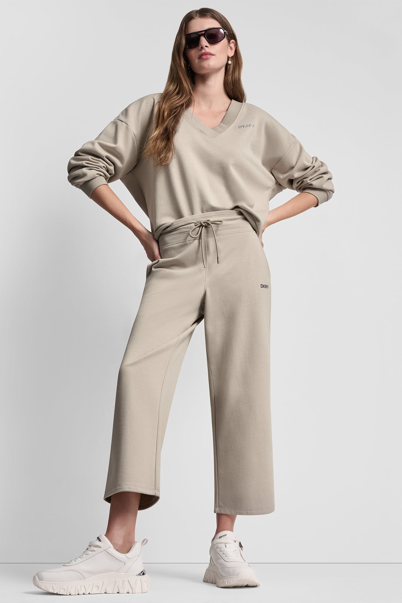 METALLIC BUBBLE LOGO V-NECK PULLOVER VIEW 5 | Clothing