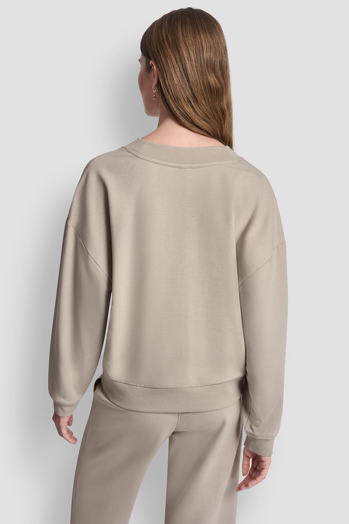 Pebble METALLIC BUBBLE LOGO V-NECK PULLOVER, BACK VIEW | Clothing