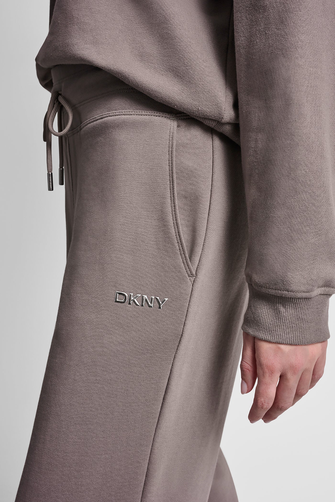 CROPPED HIGH-RISE PANTS VIEW 5 | MATCHING SETS