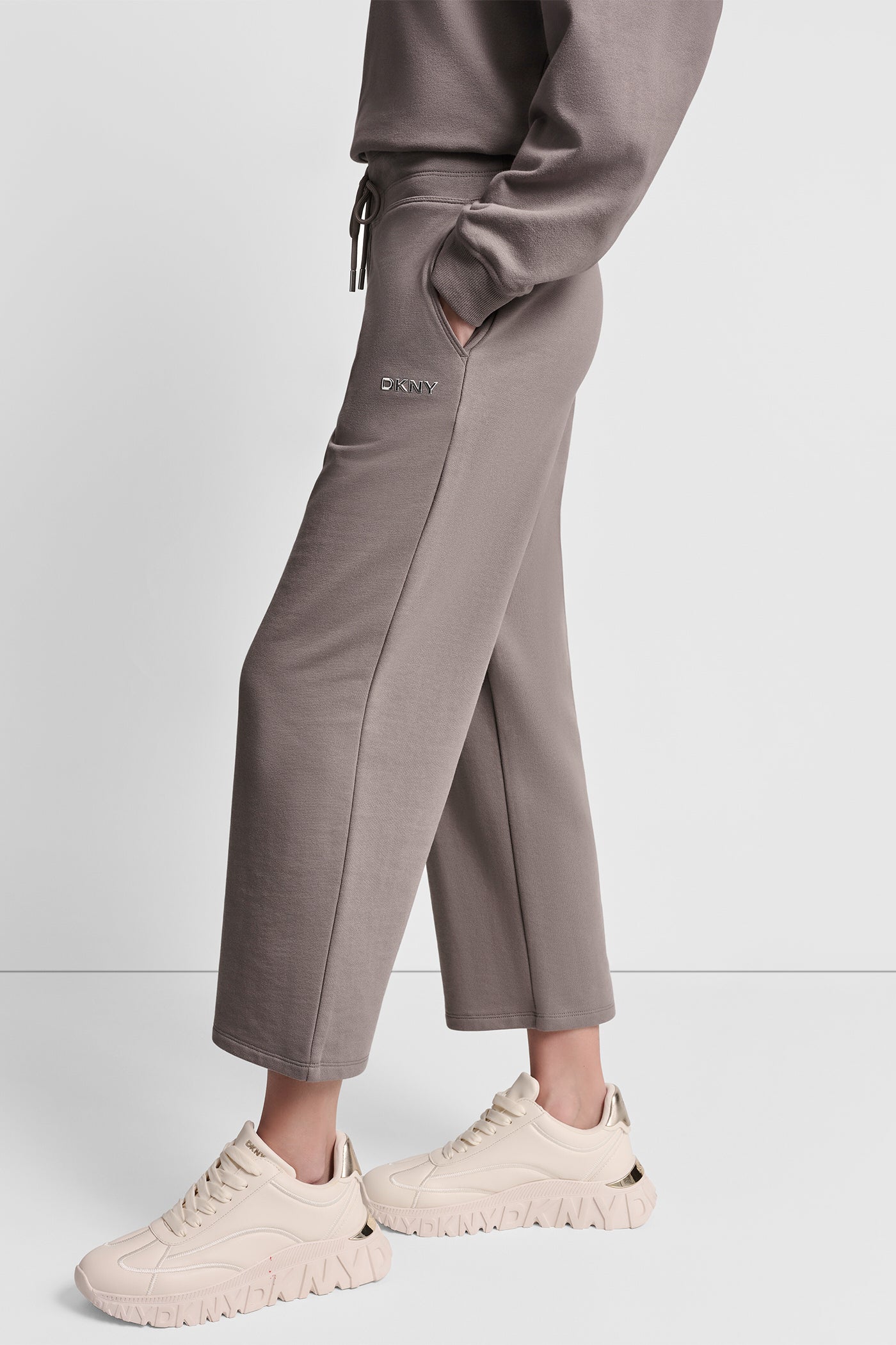 CROPPED HIGH-RISE PANTS VIEW 3 | MATCHING SETS
