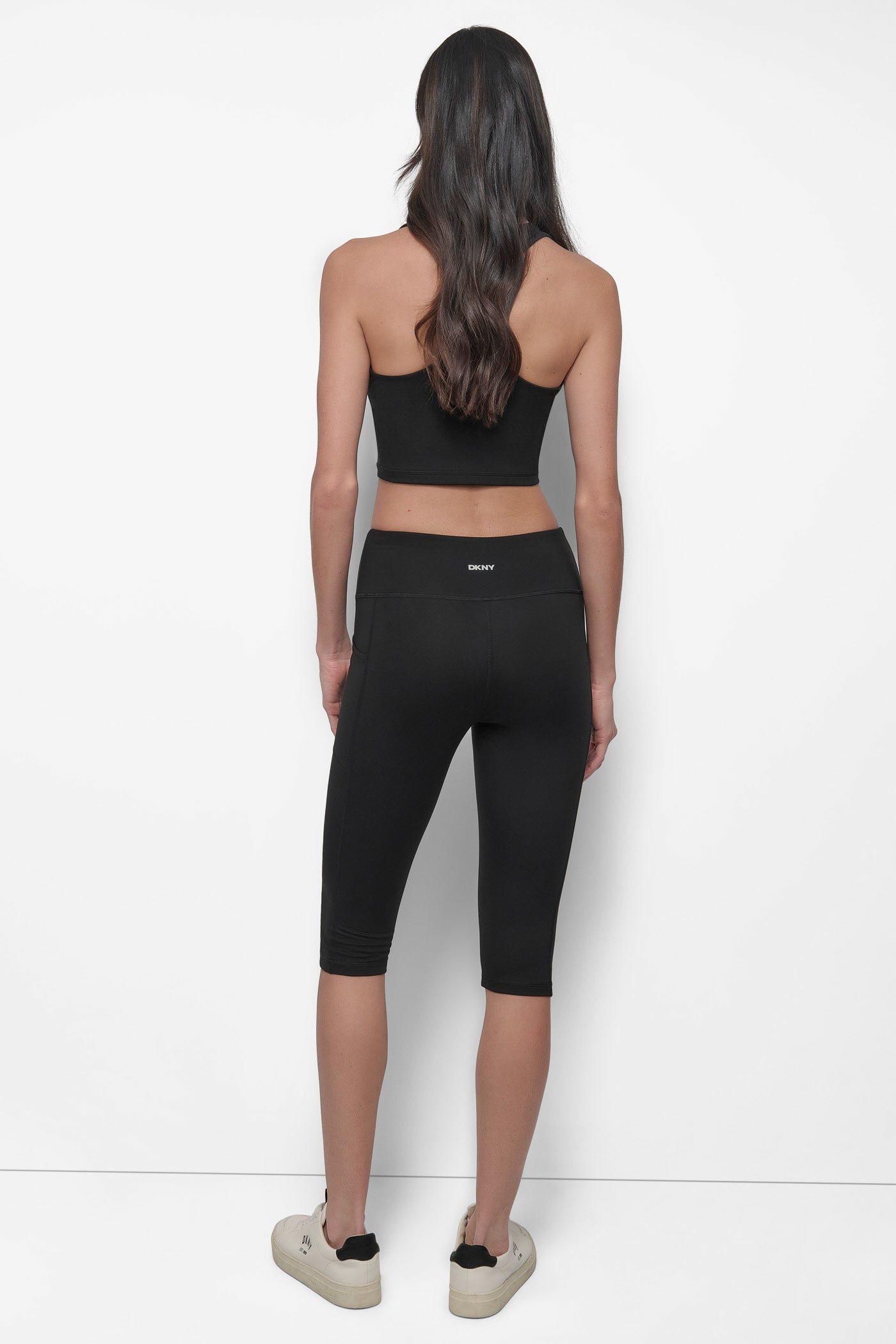MID-RISE MINI COMPRESSION CAPRI PANT VIEW 6 | Leggings