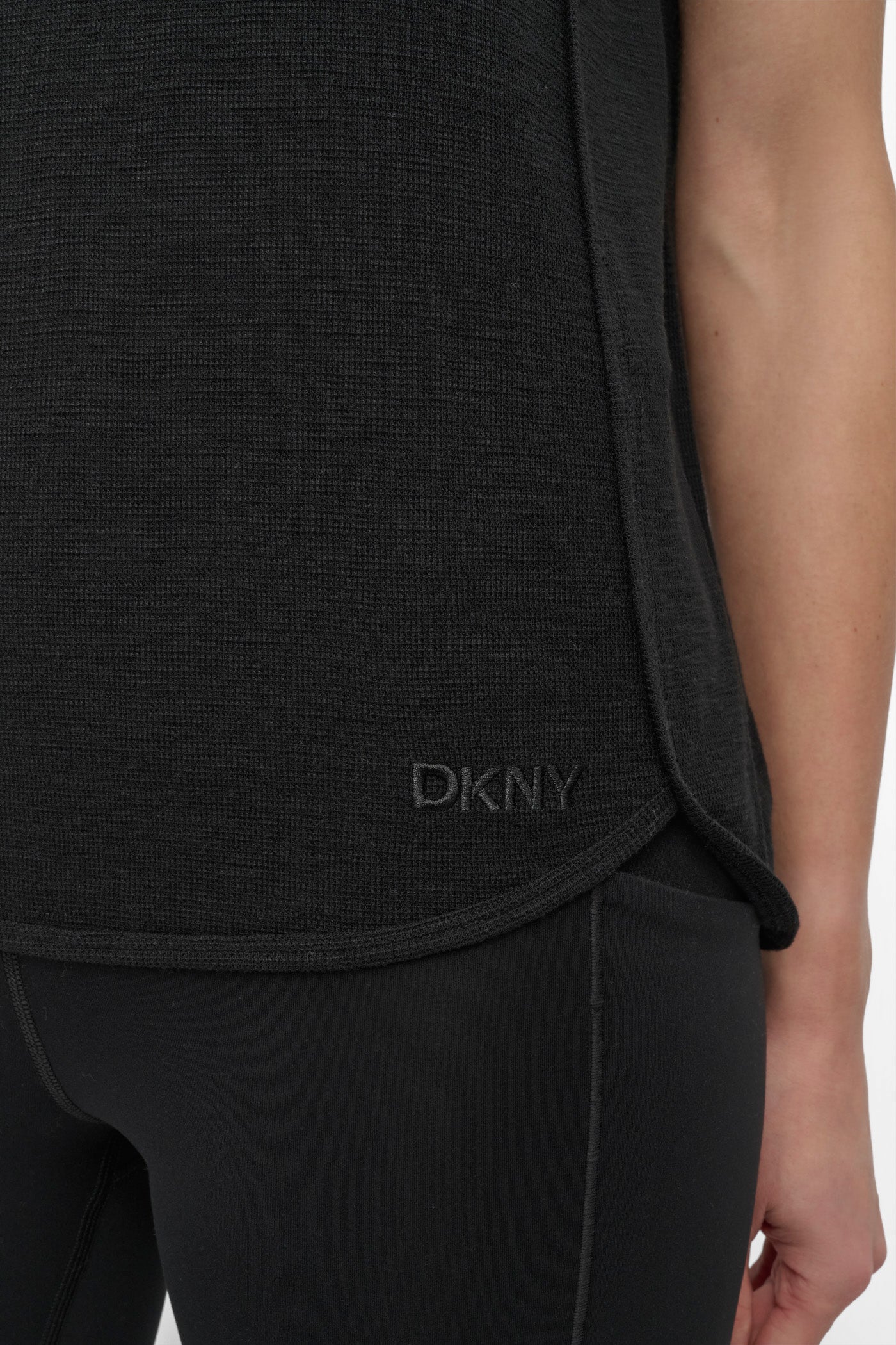 売れ筋商品|||ダナ キャラン ニューヨーク カットソー トップス レディース Women's Mini Slub Waffle Three Quarter Sleeve T-Shirt White DKNY Women's 3/4 Sleeve Mini Slub Waffle T-Shirt, Black, X