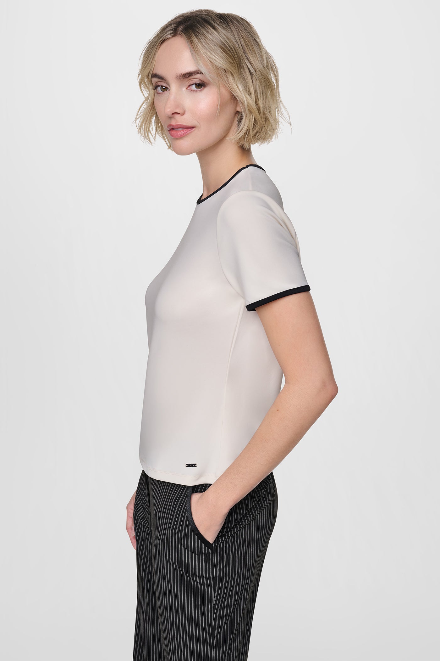 CONTRAST TRIM TEE VIEW 4 | WOMEN'S SWEATERS & TOPS
