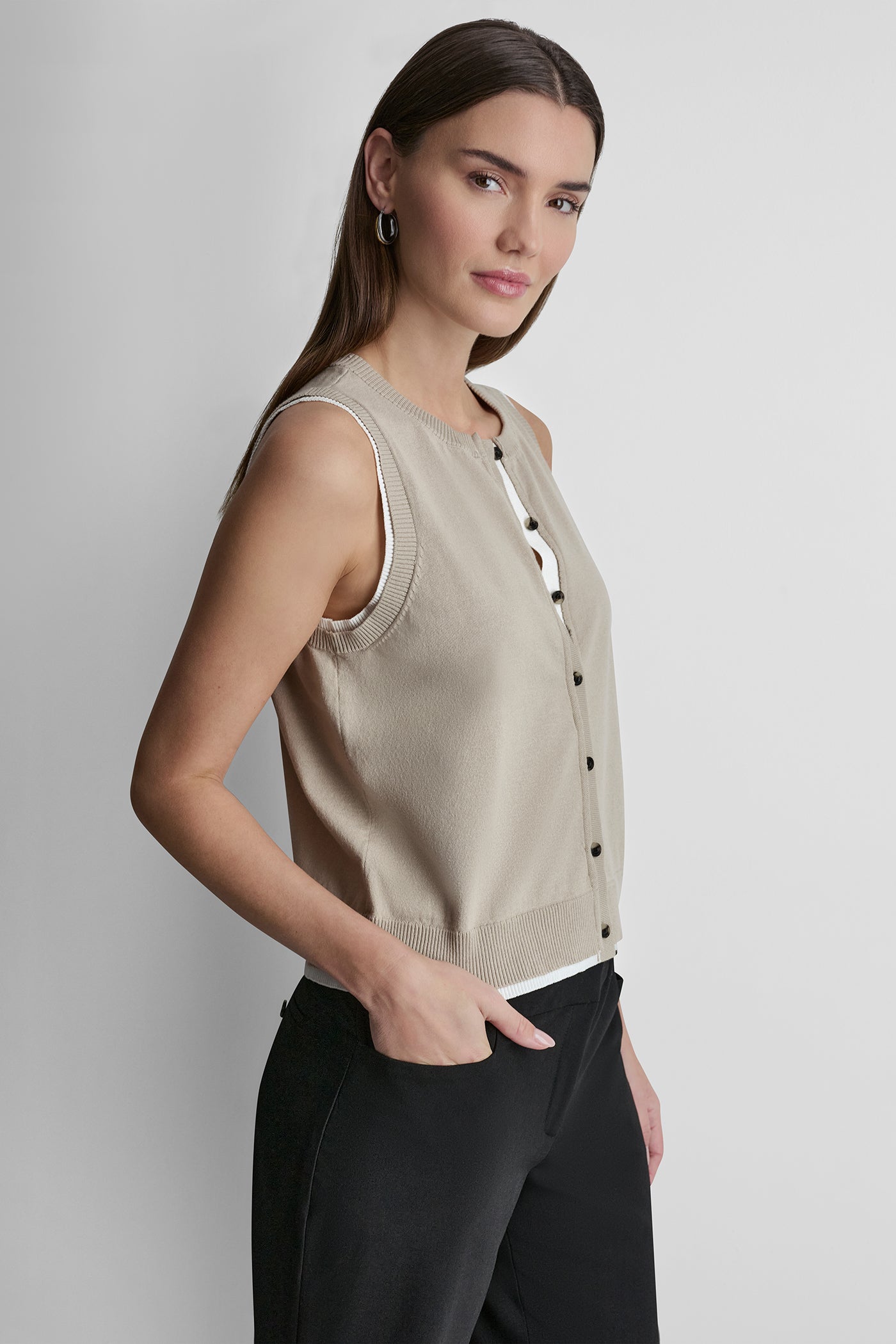 COLOR BLOCK SLEEVELESS SWEATER VEST VIEW 4 | WOMEN'S SWEATERS & TOPS