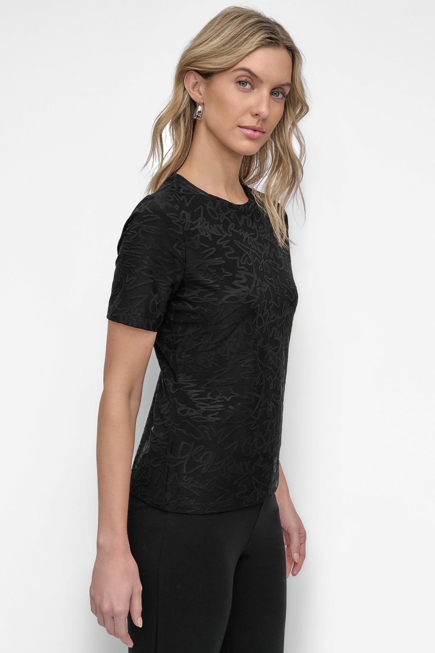 KNIT GRAFFITI TOP VIEW 3 | DKNY Promo