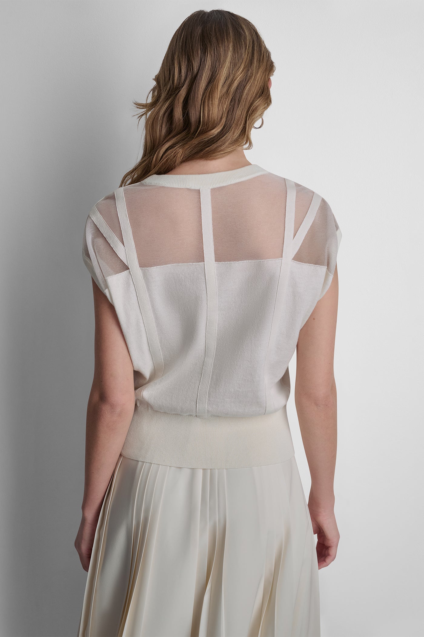 SLEEVELESS CORSET SEAM SWEATER VIEW 3 | New Arrivals