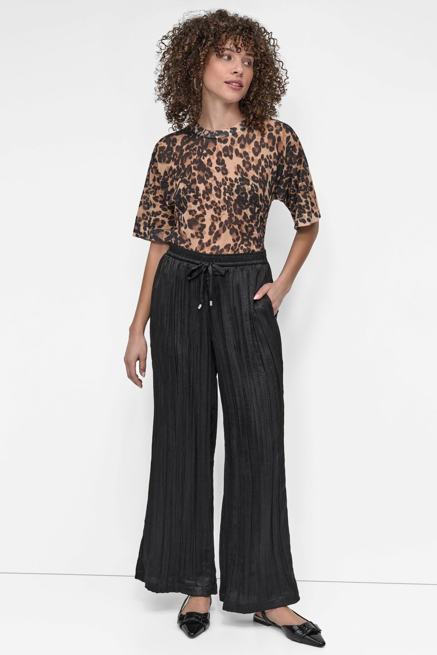 MID RISE PLISSÉ WIDE LEG PANT VIEW 5 | 9-5 Edit