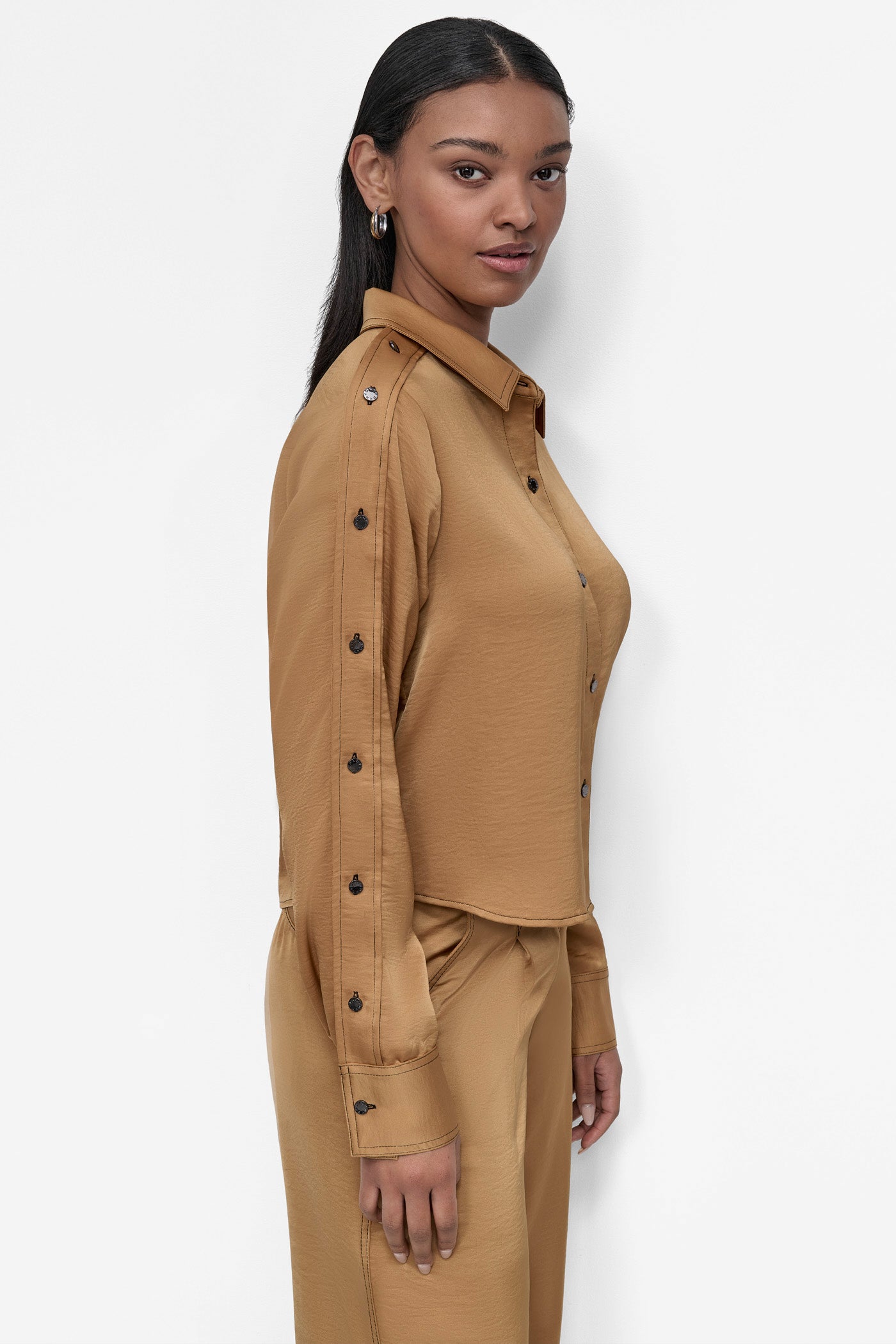 BUTTON-DETAILED SHIRT VIEW 3 | 9-5 Edit