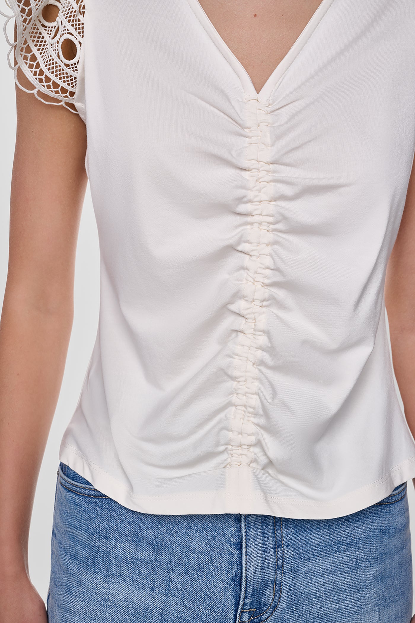 FLUTTER SLEEVE V-NECK TOP VIEW 6 | New clothing