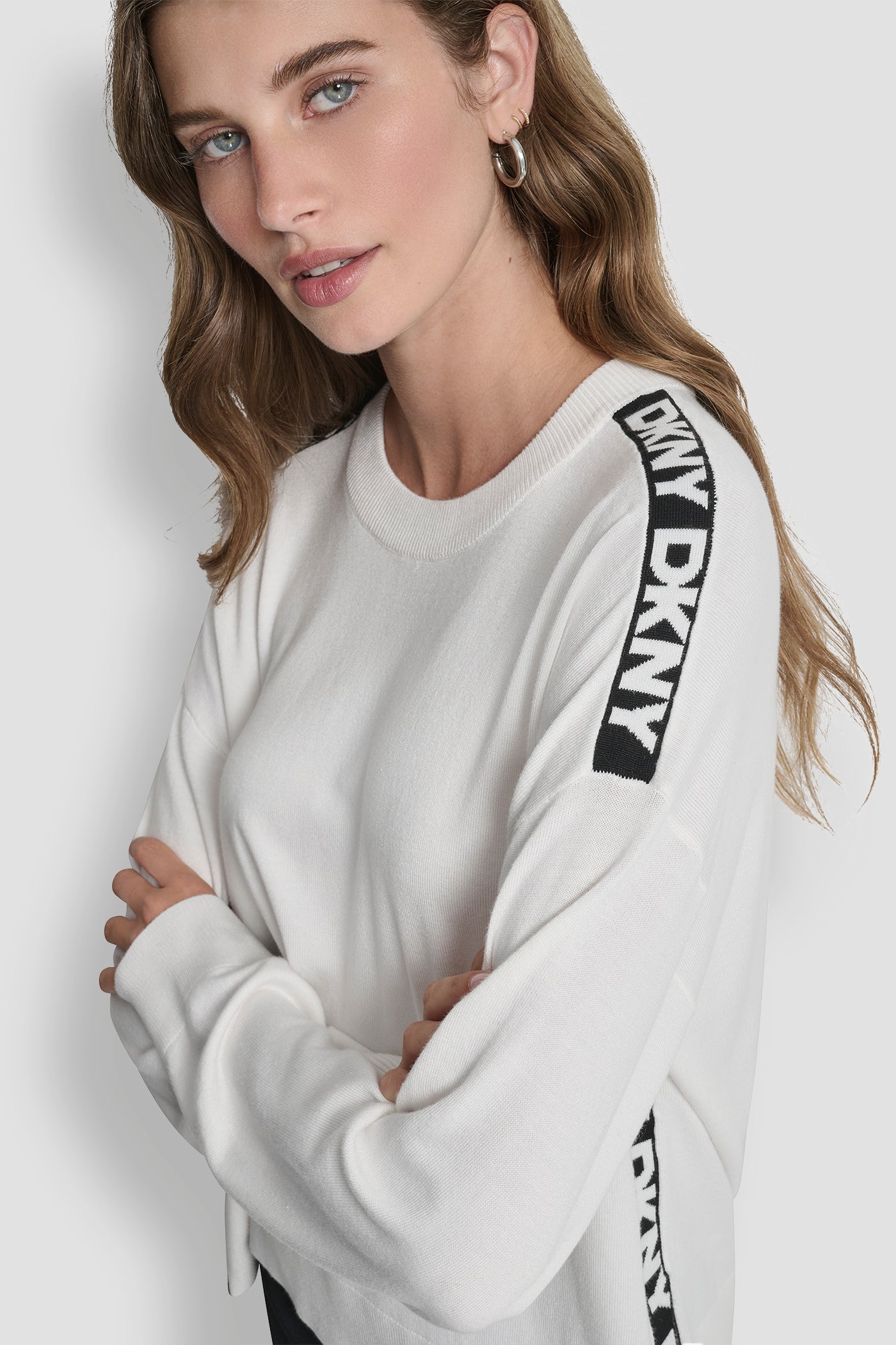 LONG SLEEVE LOGO TAPE SWEATER VIEW 5 | Clothing
