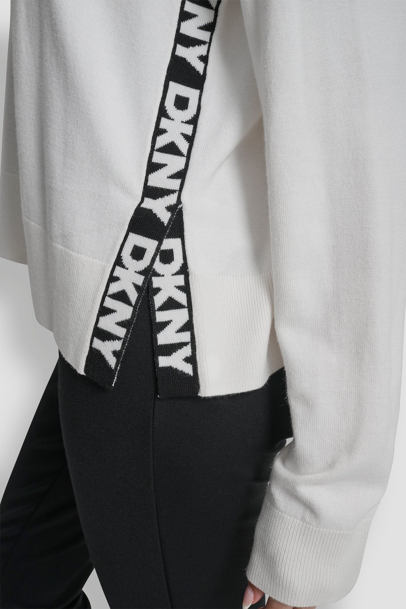 LONG SLEEVE LOGO TAPE SWEATER VIEW 4 | Clothing