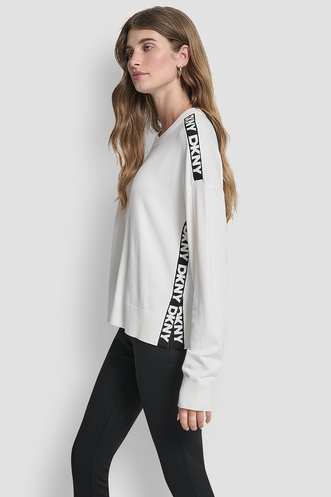 LONG SLEEVE LOGO TAPE SWEATER VIEW 3 | Clothing