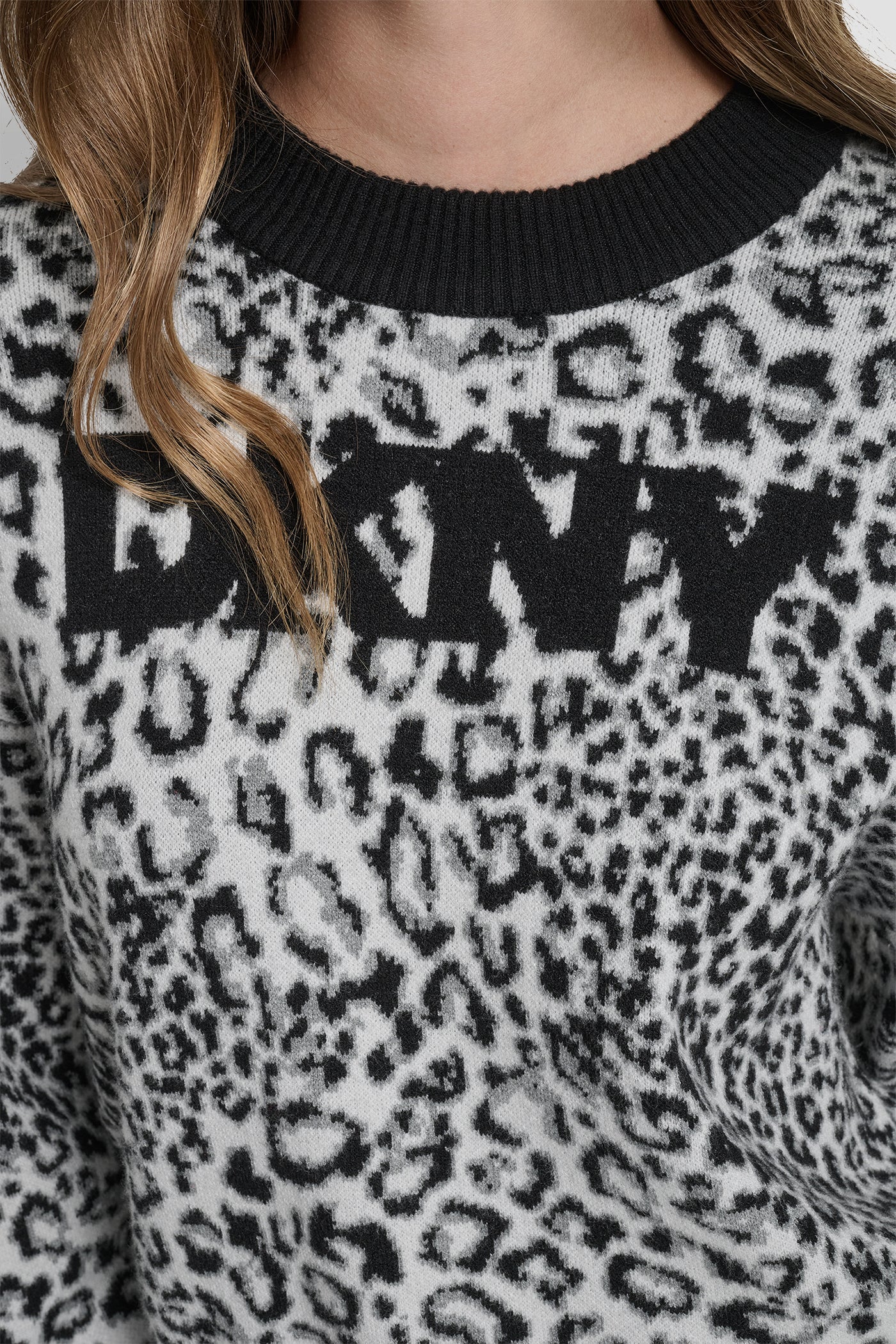 LEOPARD LOGO KNIT SWEATER VIEW 4 | Clothing