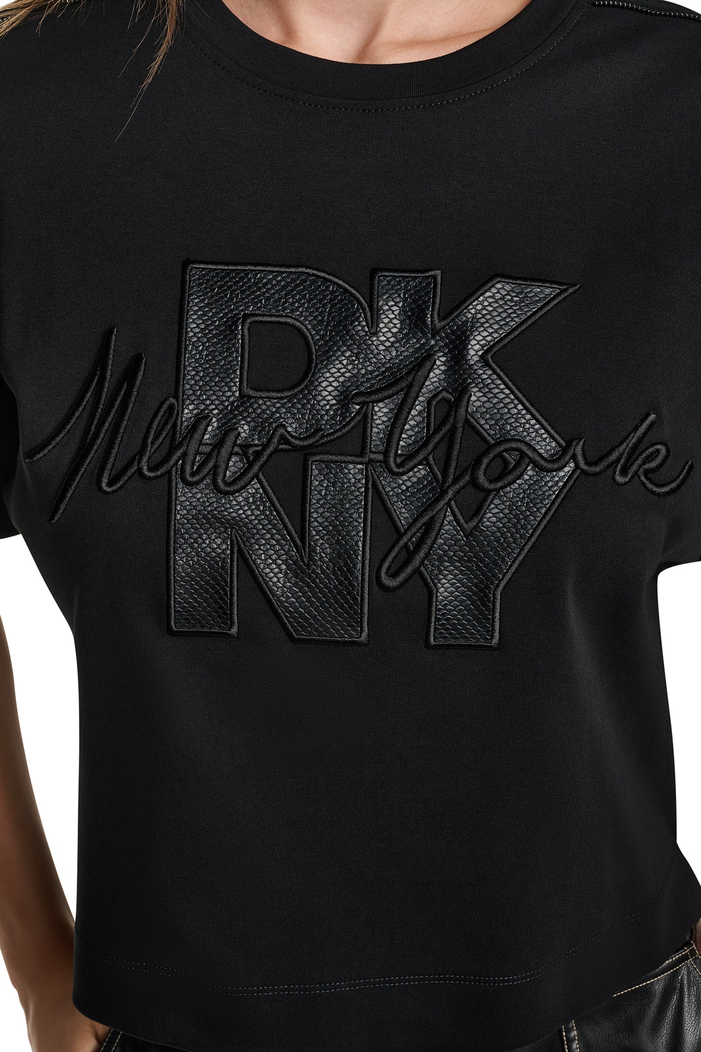 ZIP SHOULDER LOGO TEE VIEW 2