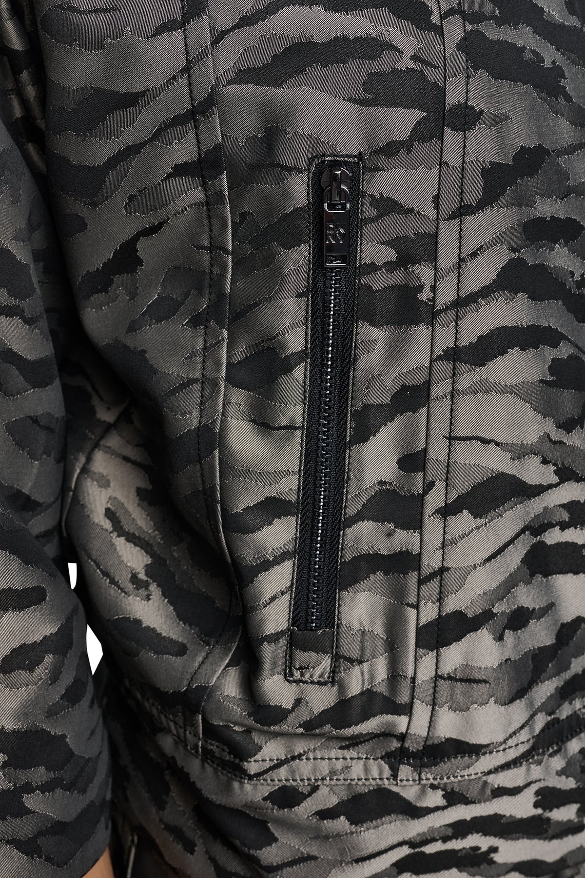 3/4 SLEEVE ANIMAL JACQUARD BOMBER JACKET VIEW 2