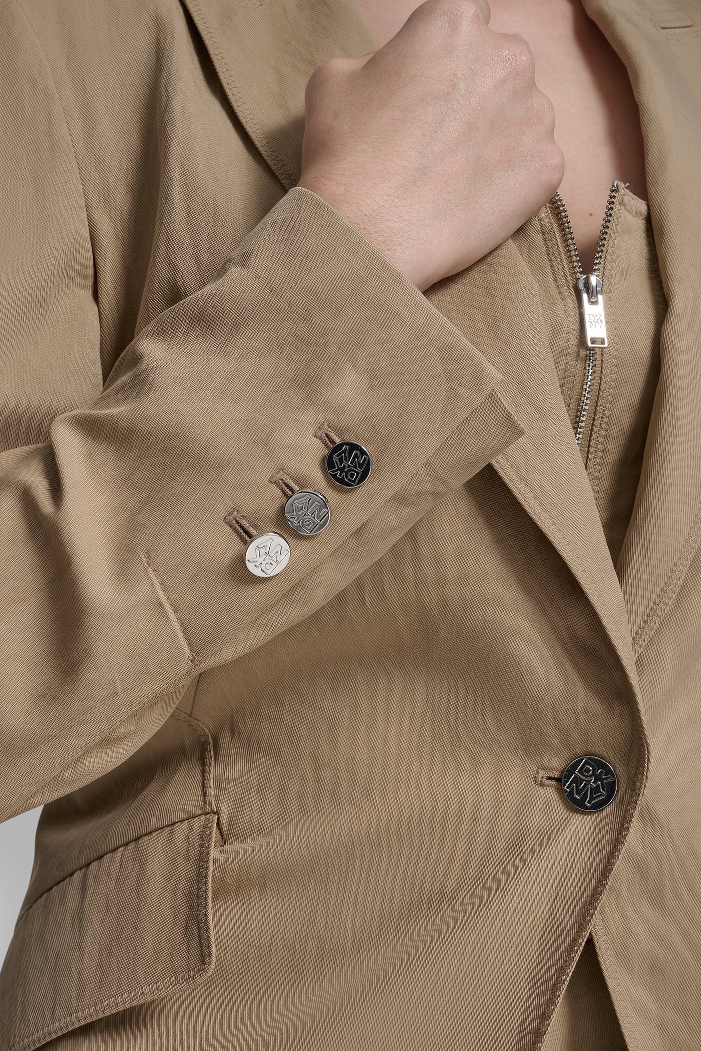 ZIG ZAG STITCH BLAZER VIEW 5 | New Arrivals