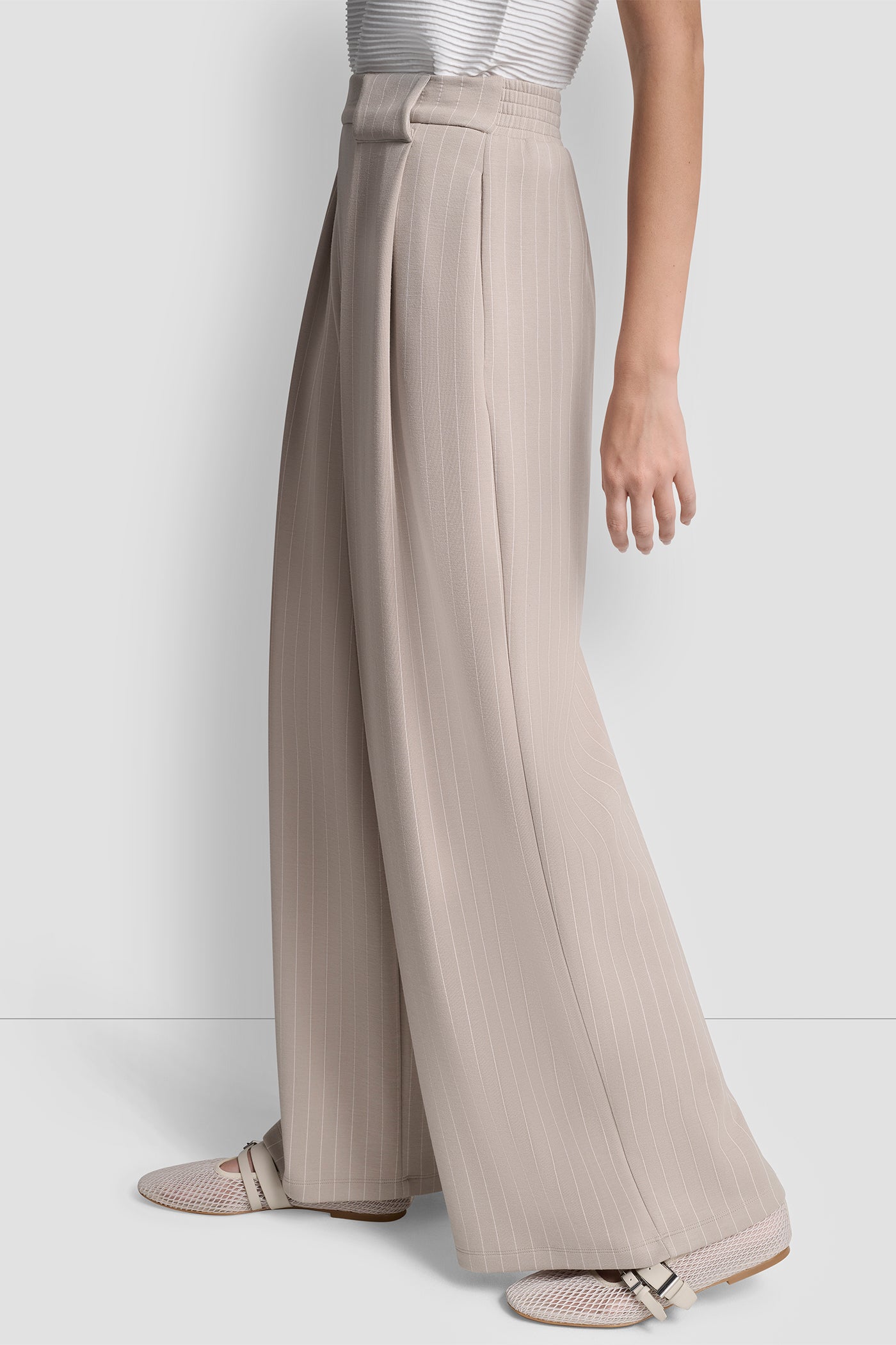 PINSTRIPE PLEATED PANT VIEW 3 | 9-5 Edit