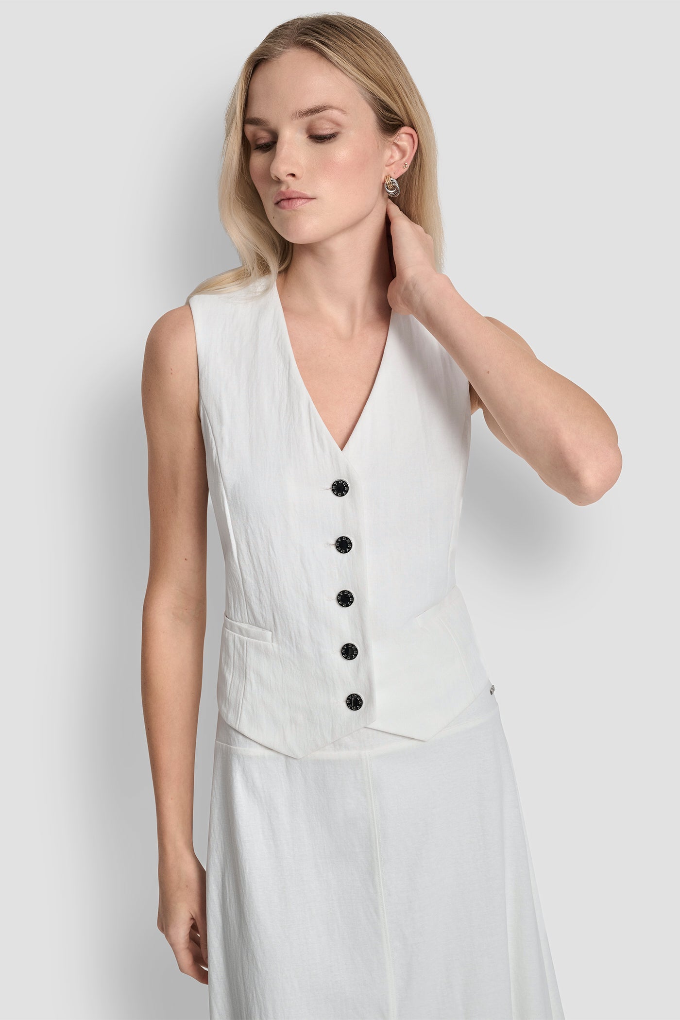 PIQUÉ BUTTON-FRONT VEST VIEW 6 | Spring 2026
