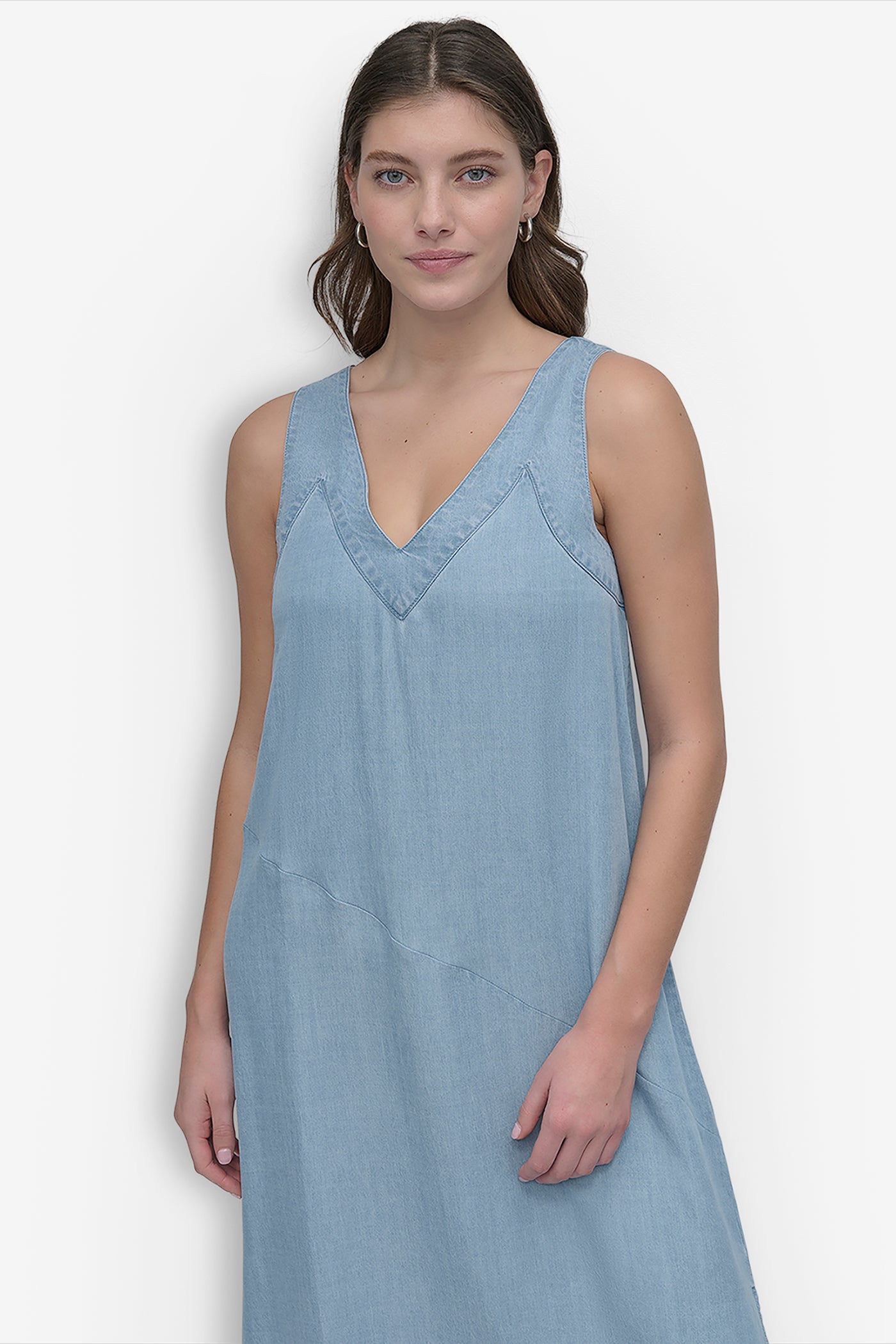 SLEEVELES V NECK TENCEL DRESS VIEW 4 | Denim Destination