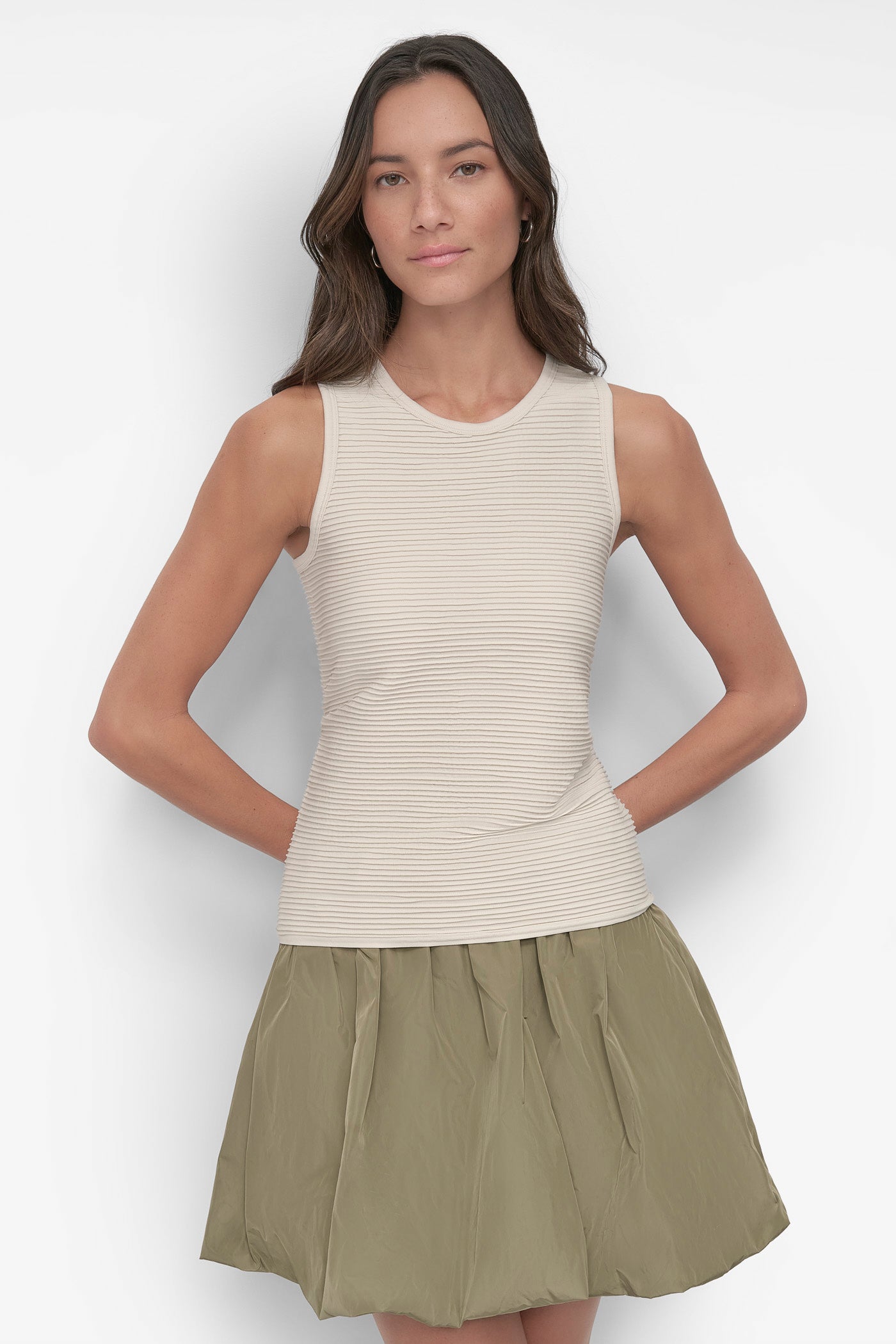 LIGHT CITY KHAKI SEAMLESS TOP, FRONT VIEW | Summer Essentials