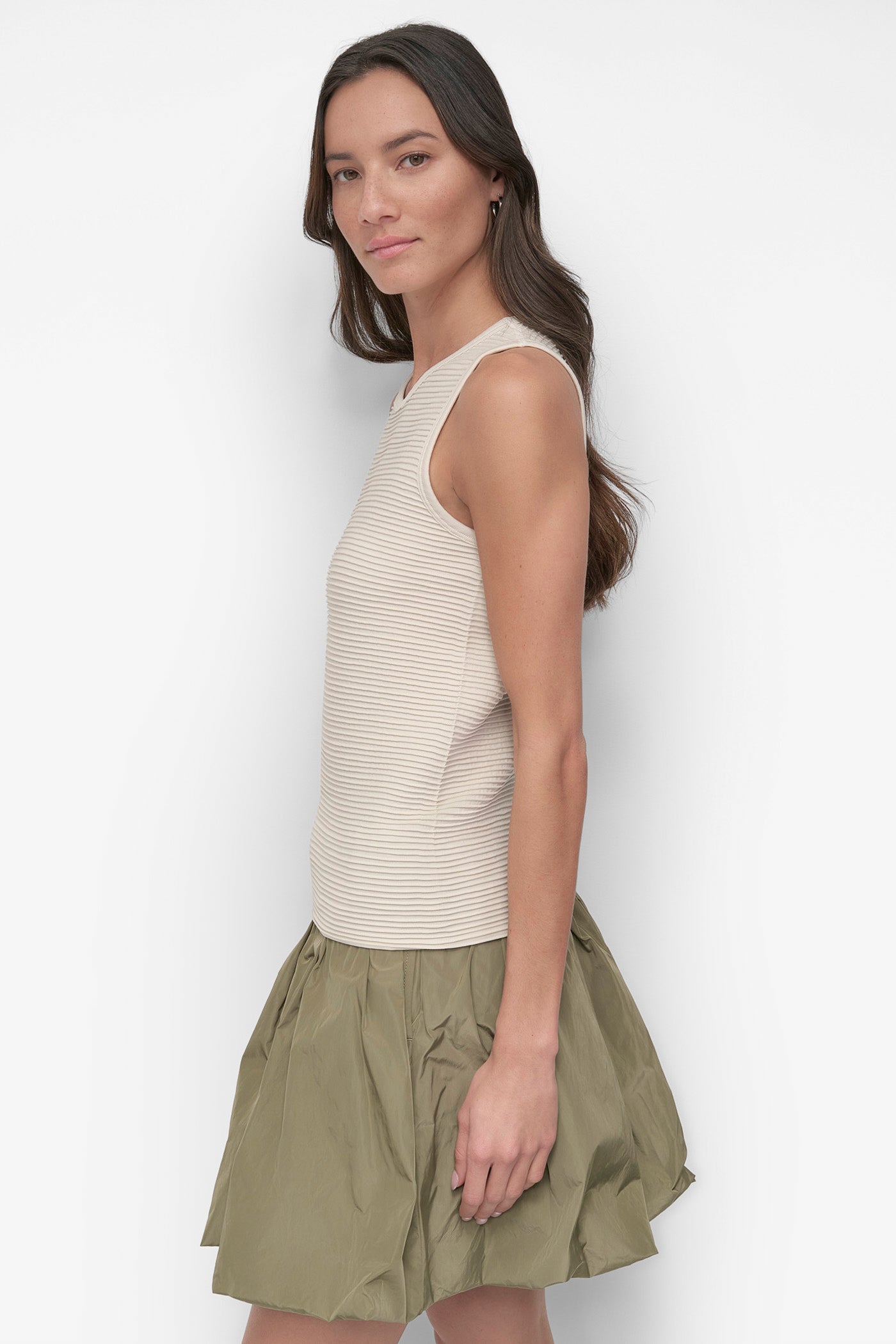 SEAMLESS TOP VIEW 3 | Summer Essentials