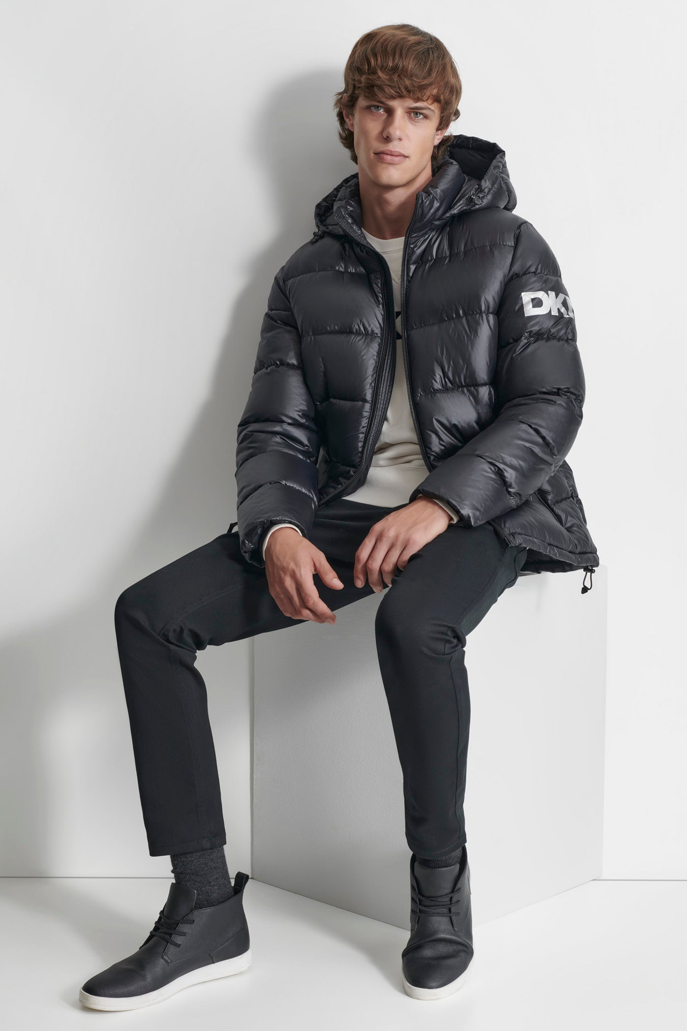 LOGO HOODED JACKET VIEW 5