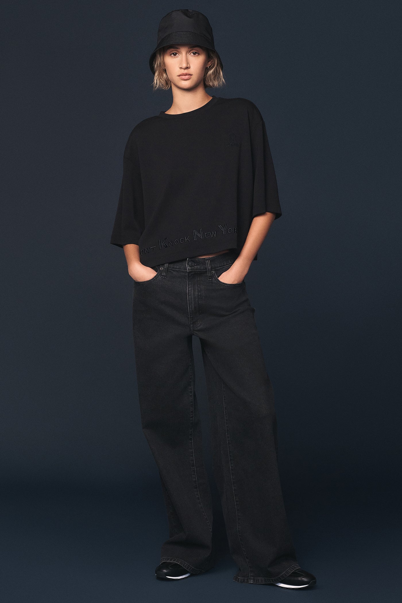 DKNY X YANKEES CROPPED TEE VIEW 4