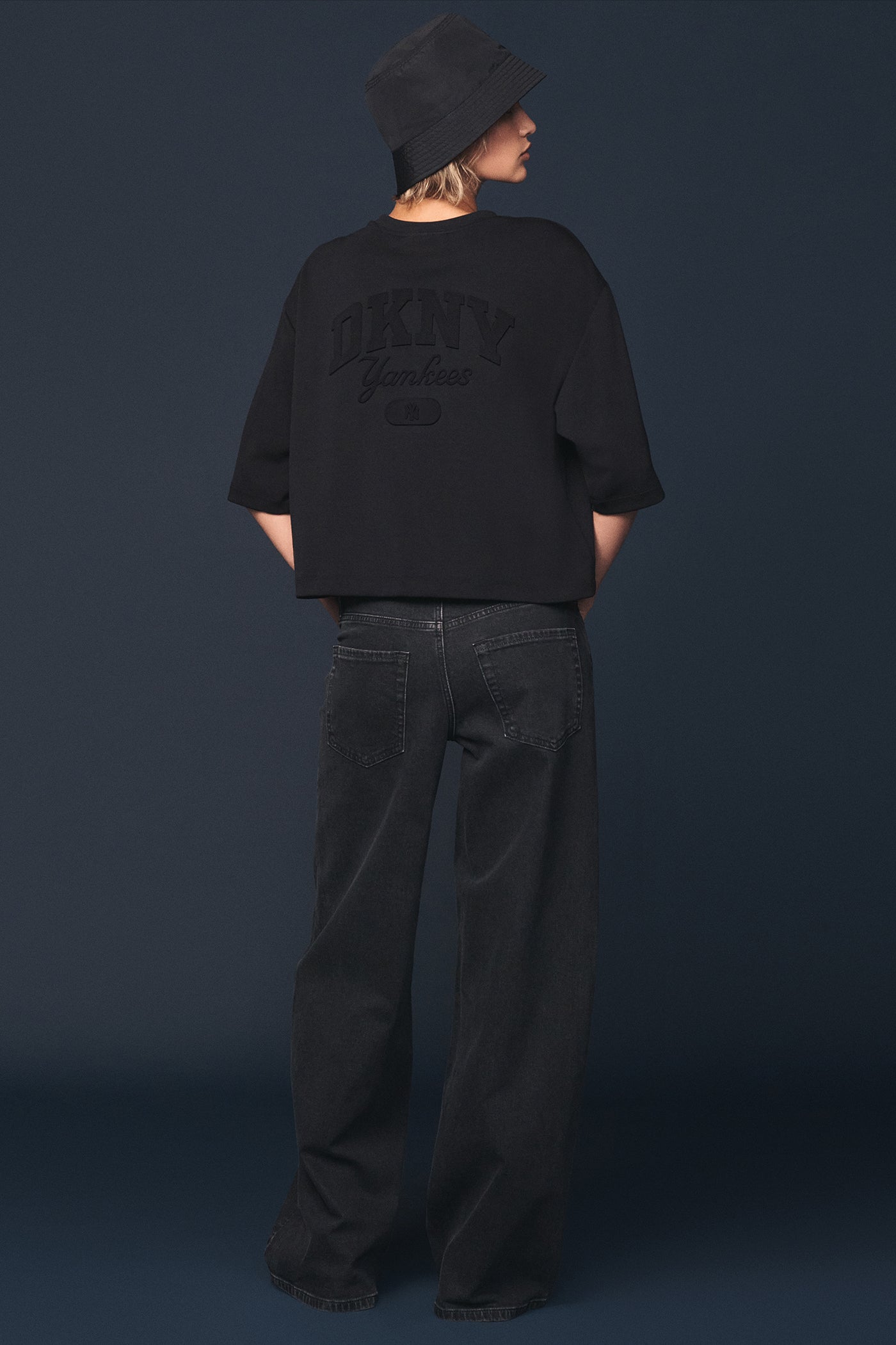 DKNY X YANKEES CROPPED TEE VIEW 5
