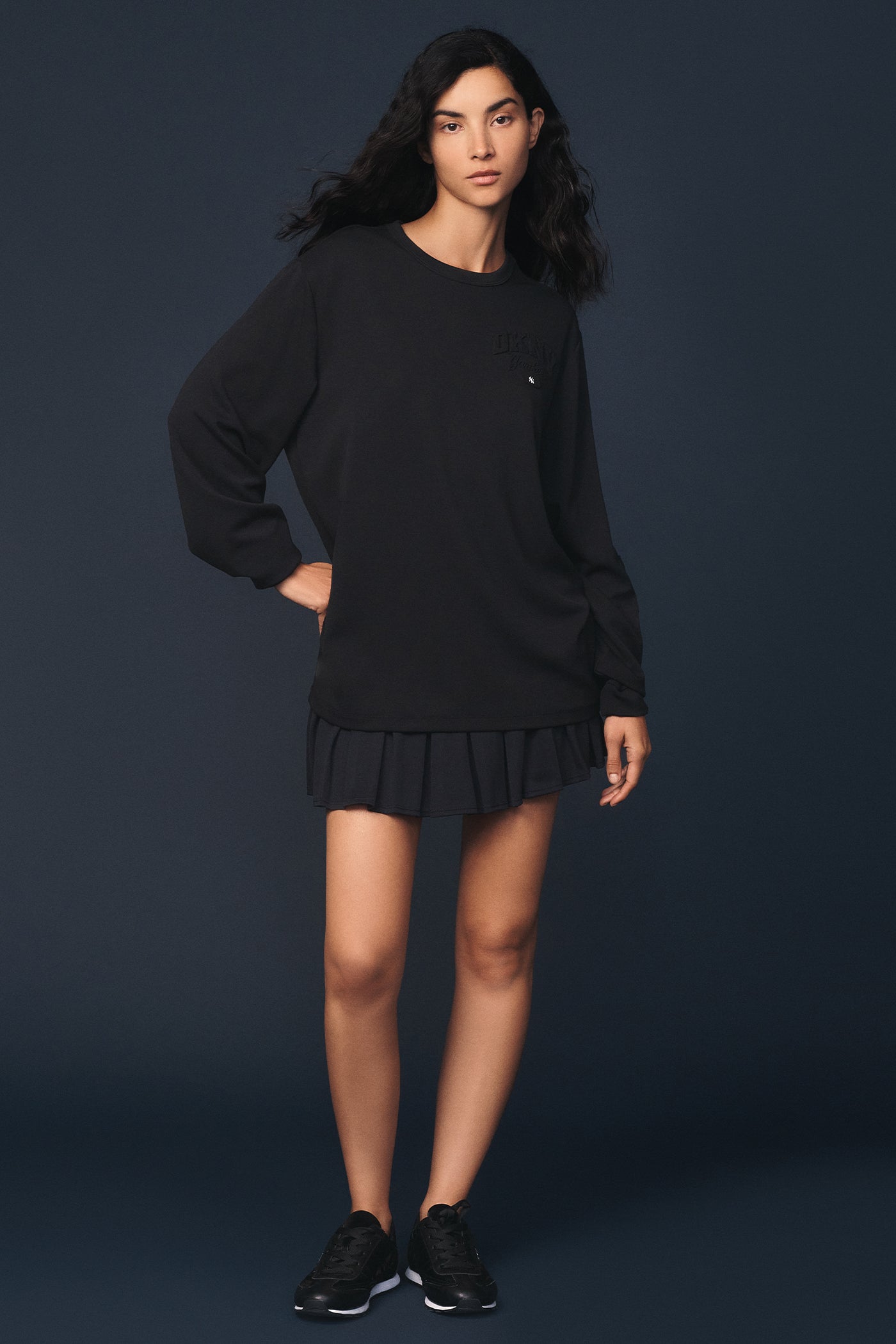 Black DKNY X YANKEES EMBOSSED TEE, VIEW 2 | FALL PRE-ORDER