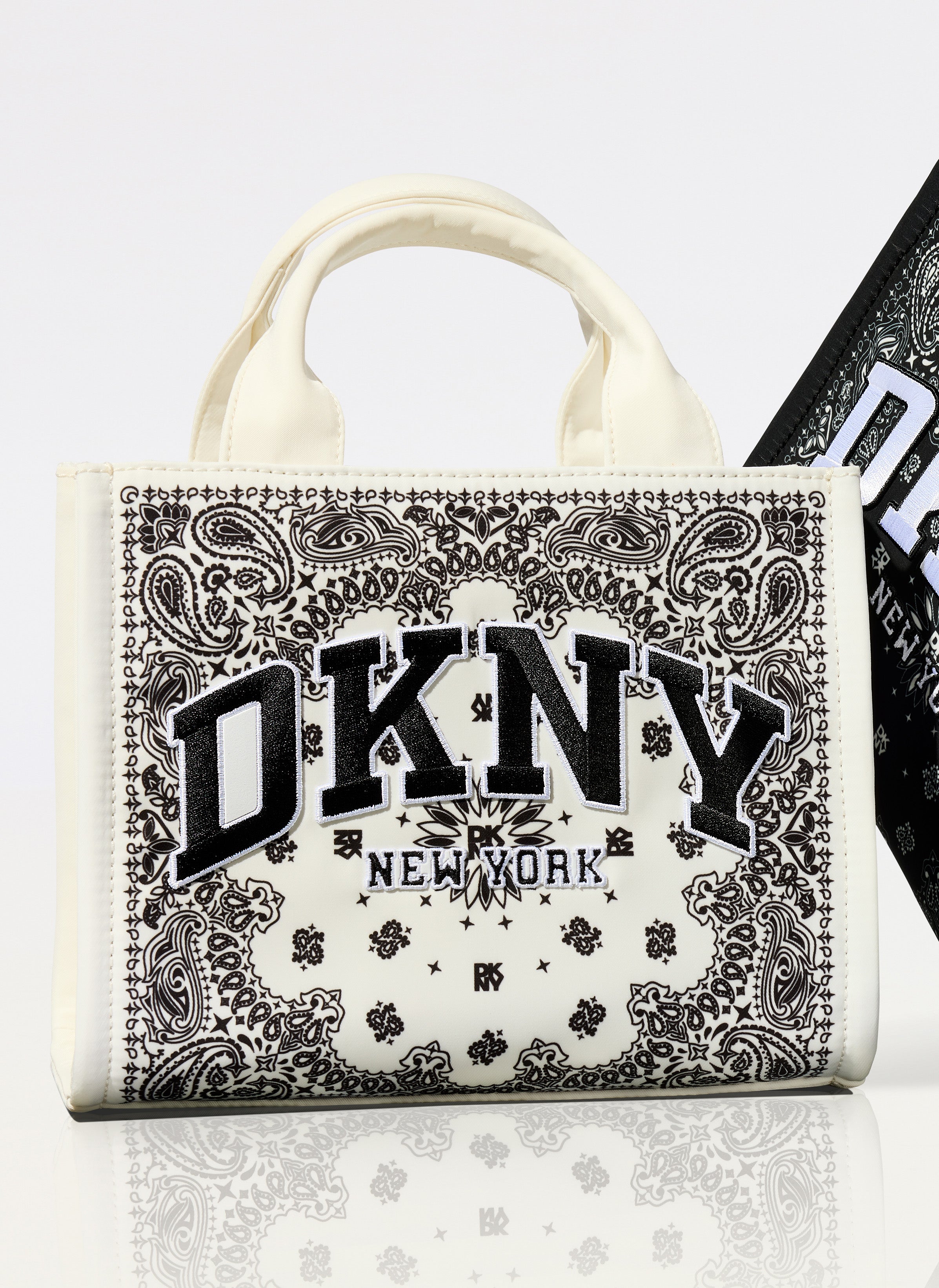 DKNY新品３点ポーチ DKNY（ポーチ）のフリマアイテム一覧