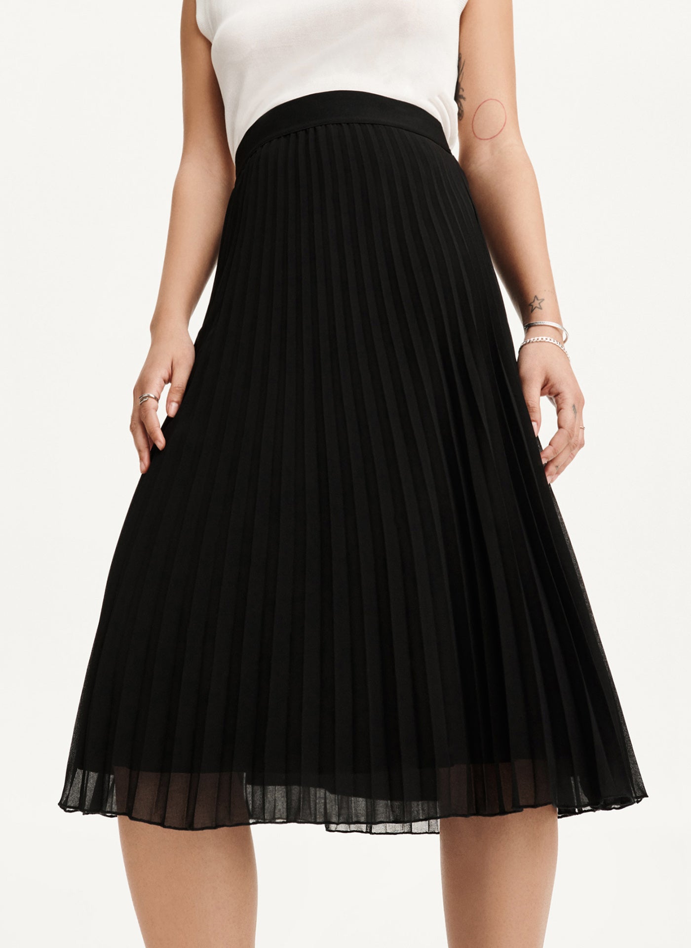 PULL ON PLEATED MIDI SKIRT