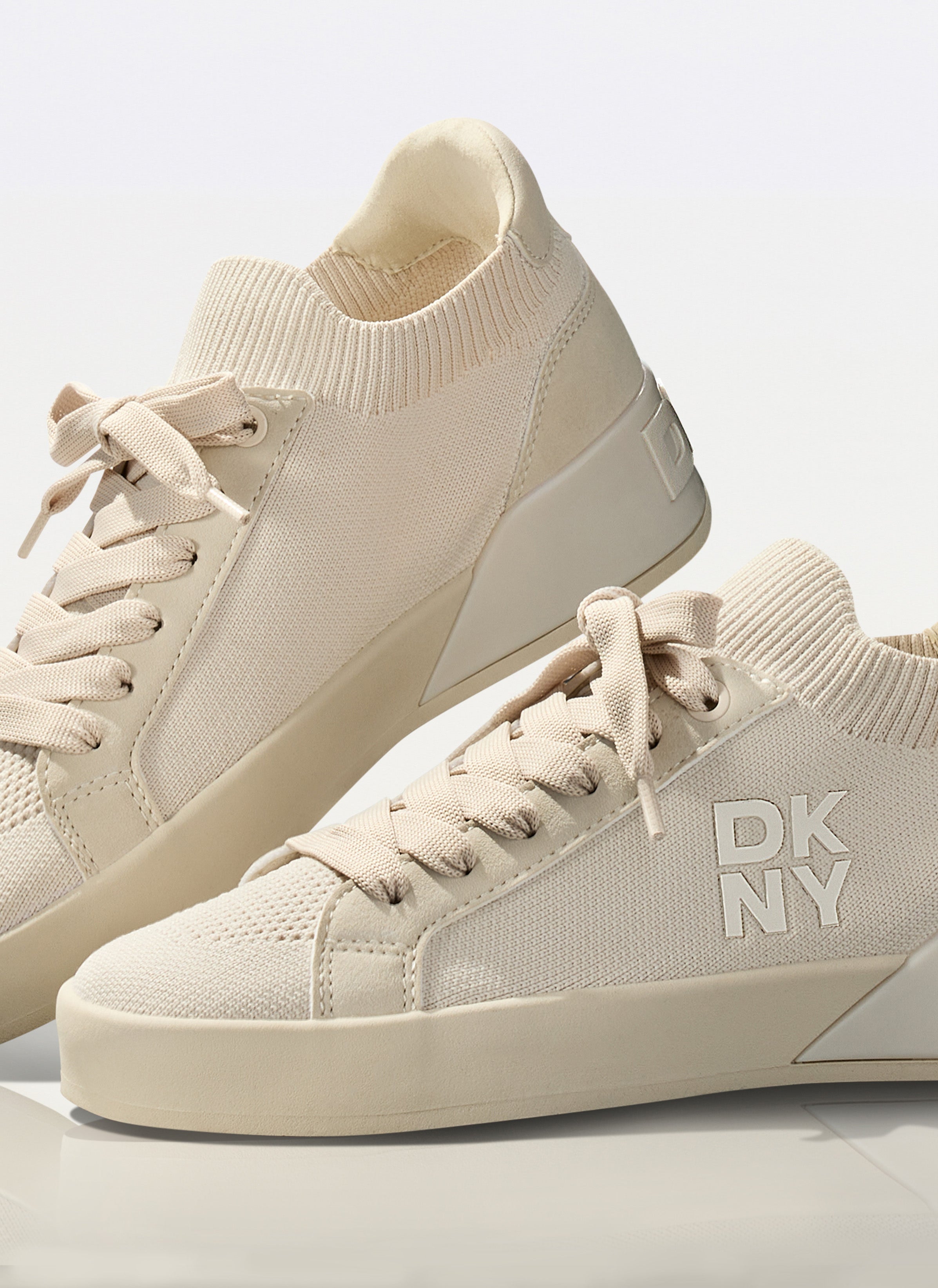 【未使用品】DKNY ゴールドスニーカー グランドプロ トップスピン スニーカー womens. 0.0 | COLE_HAAN